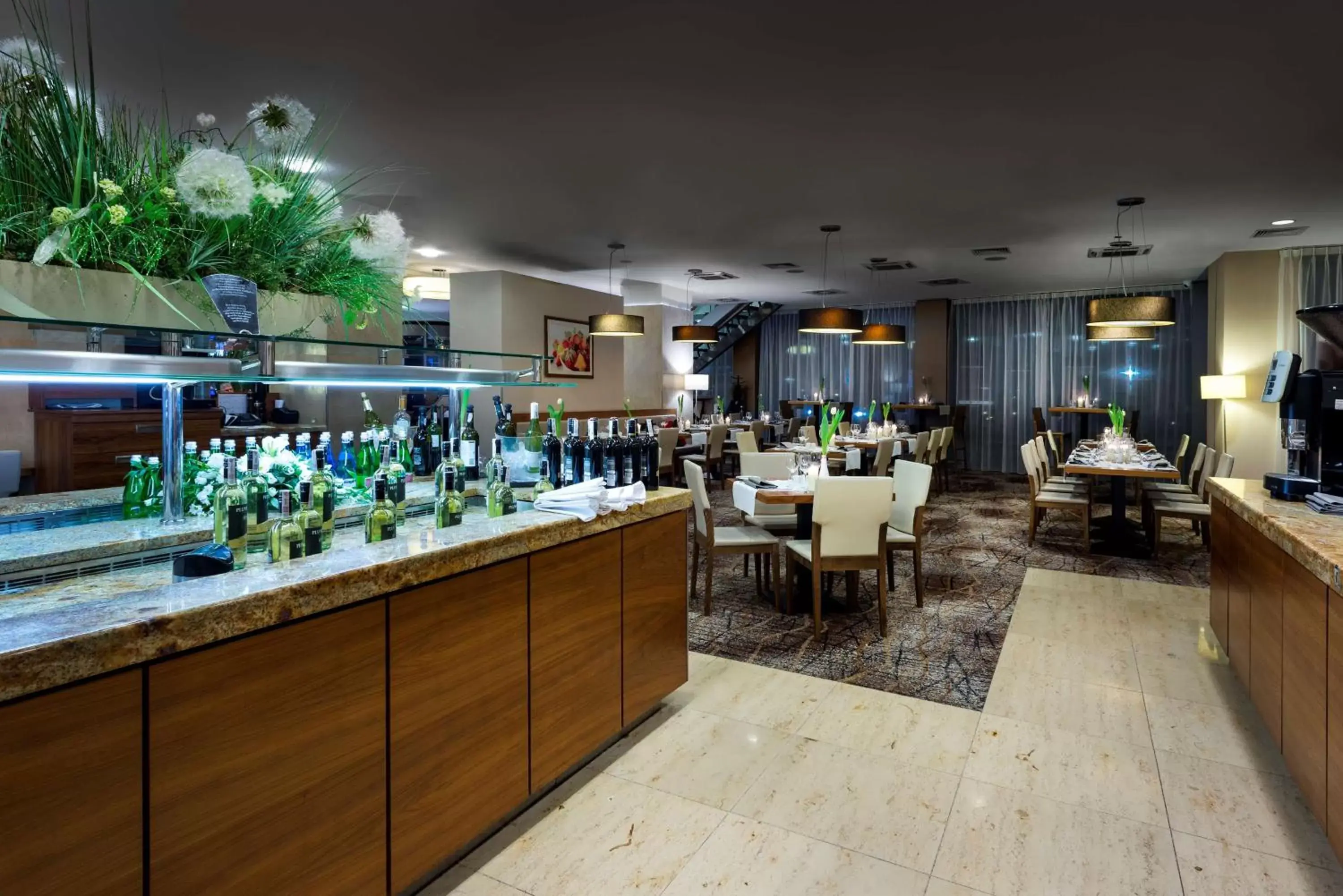 Lounge or bar, Restaurant/Places to Eat in Hilton Garden Inn Krakow