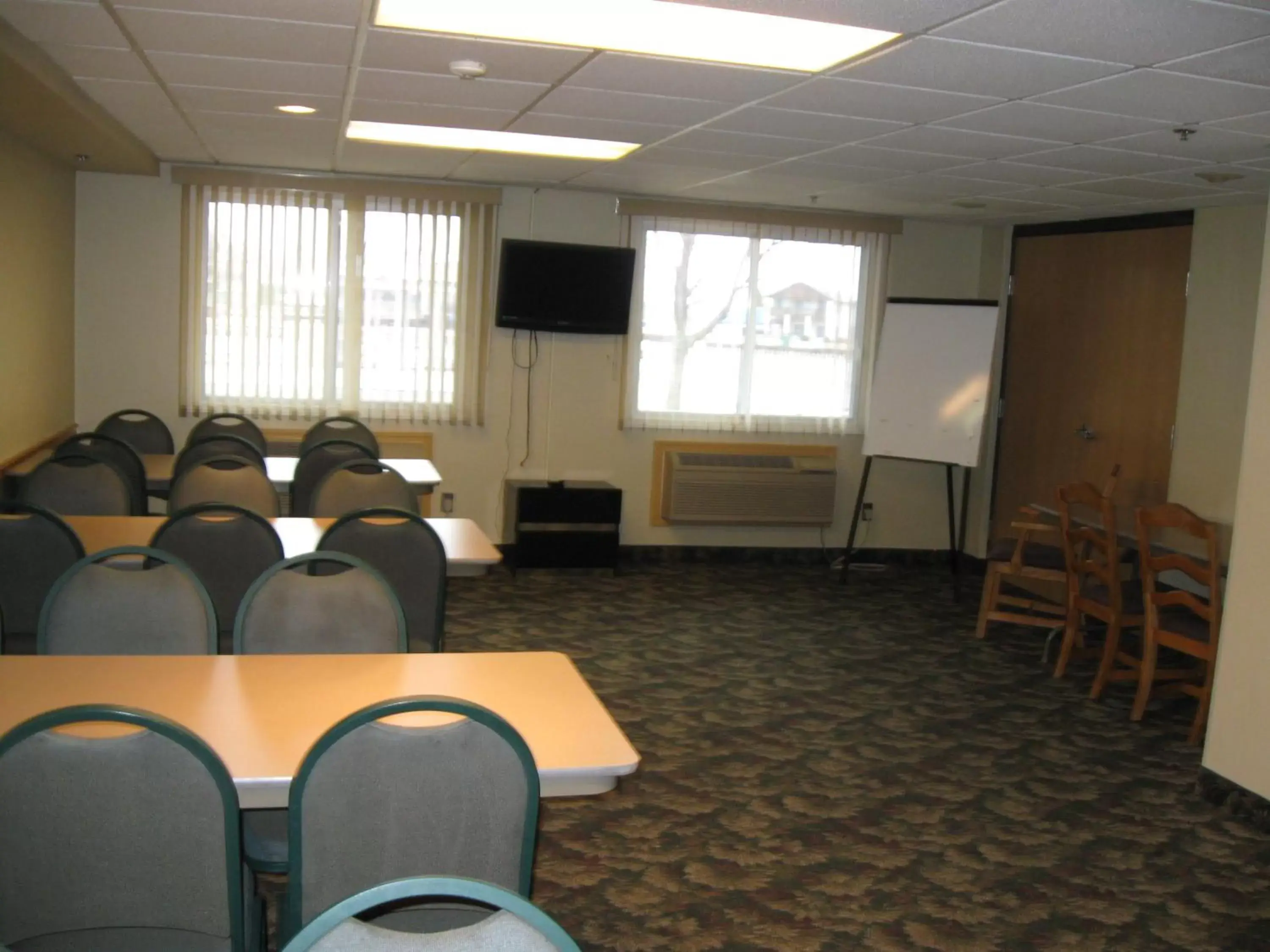 Meeting/conference room, Business Area/Conference Room in AmericInn by Wyndham Oscoda Near AuSable River