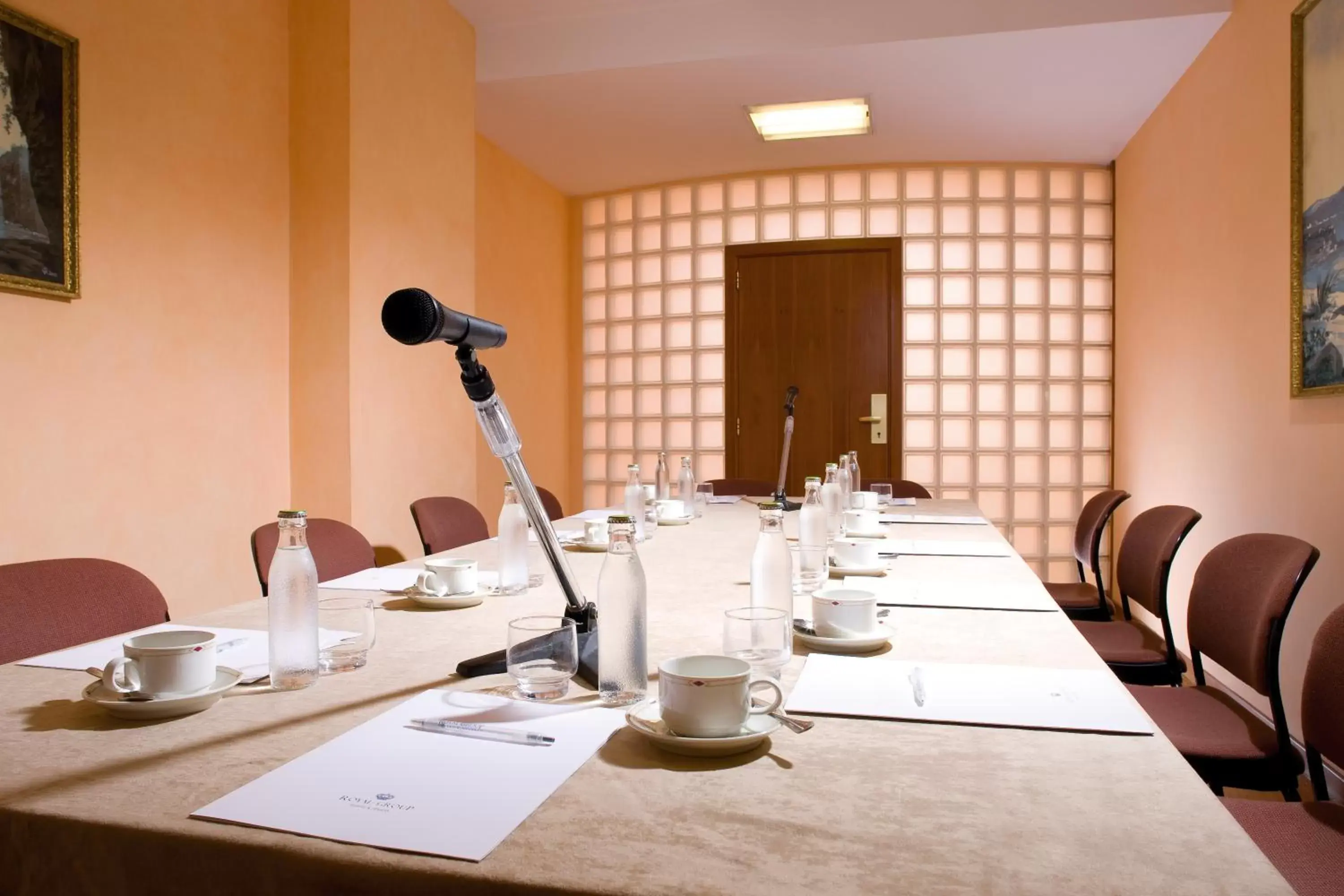 Business facilities in Hotel Royal Continental