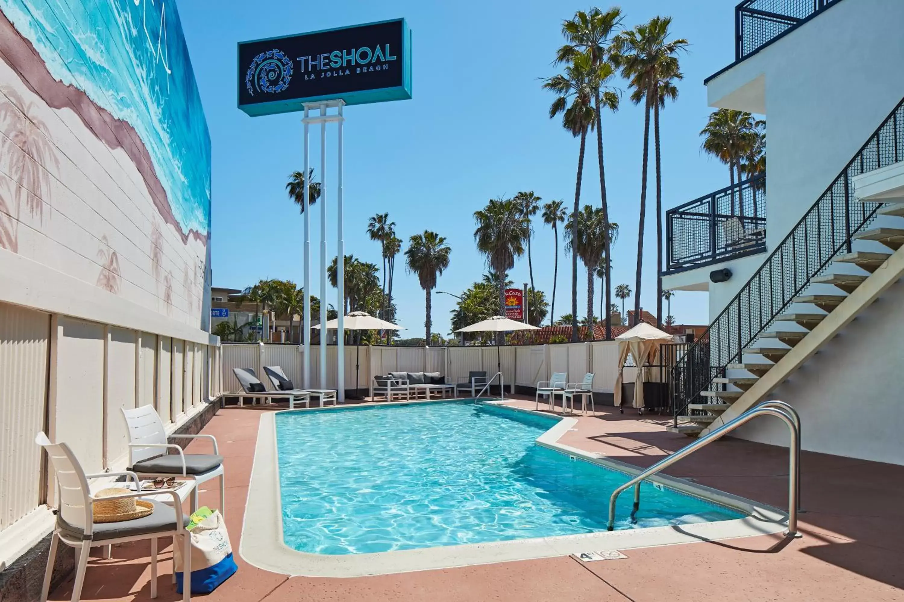 Pool view, Swimming Pool in The Shoal Hotel La Jolla Beach