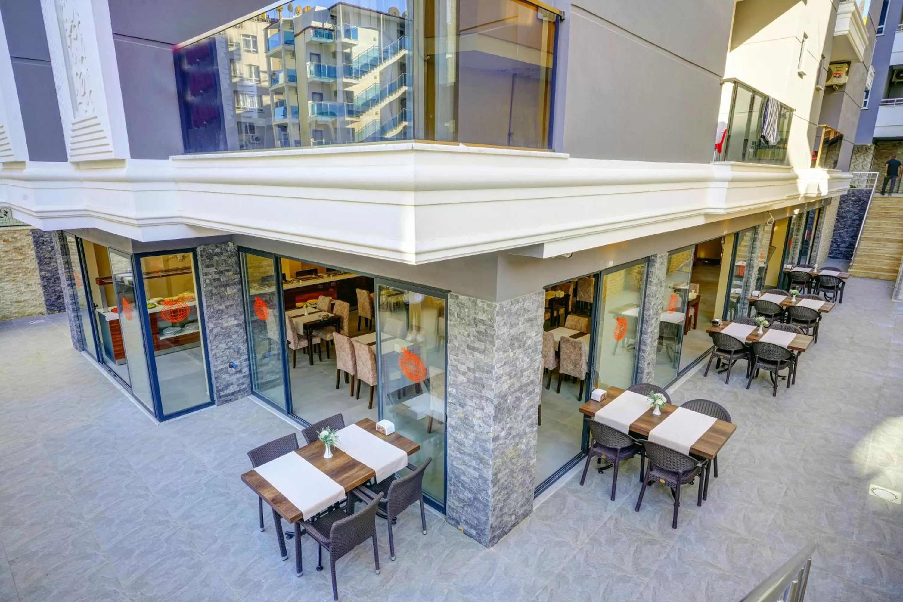 Restaurant/places to eat in Ozcan Hotel