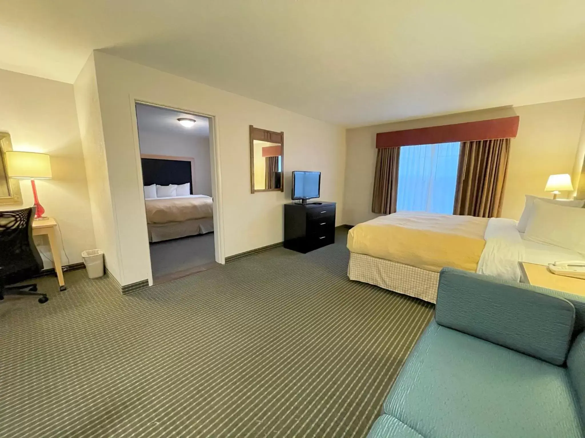 Photo of the whole room in Zion Inn & Suites