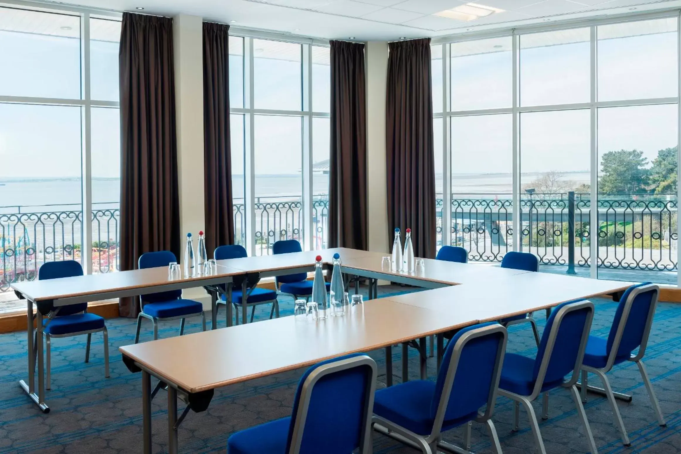 Business facilities in Park Inn by Radisson Palace