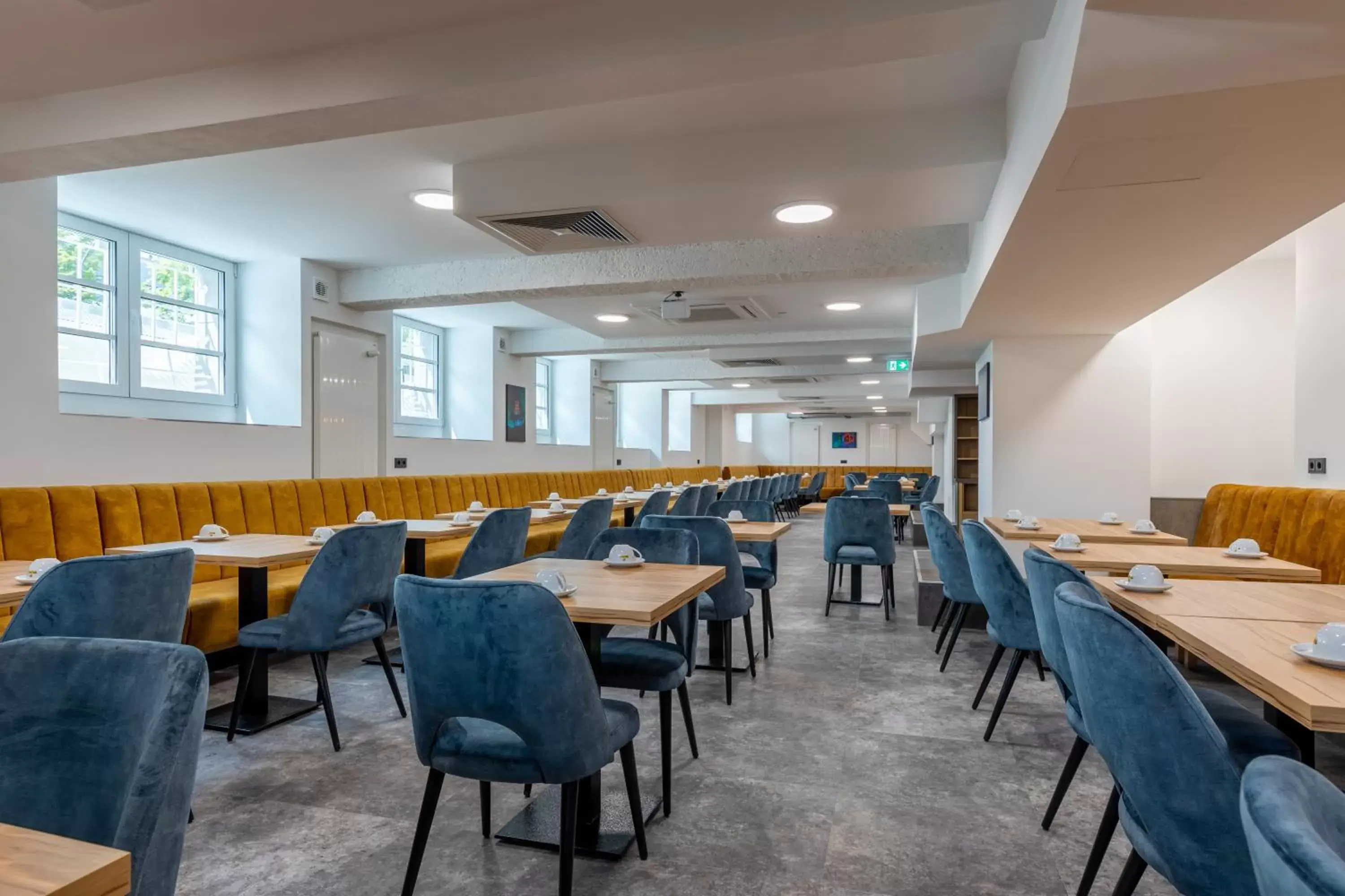 Seating area, Restaurant/Places to Eat in Trip Inn Living and Suites Essen