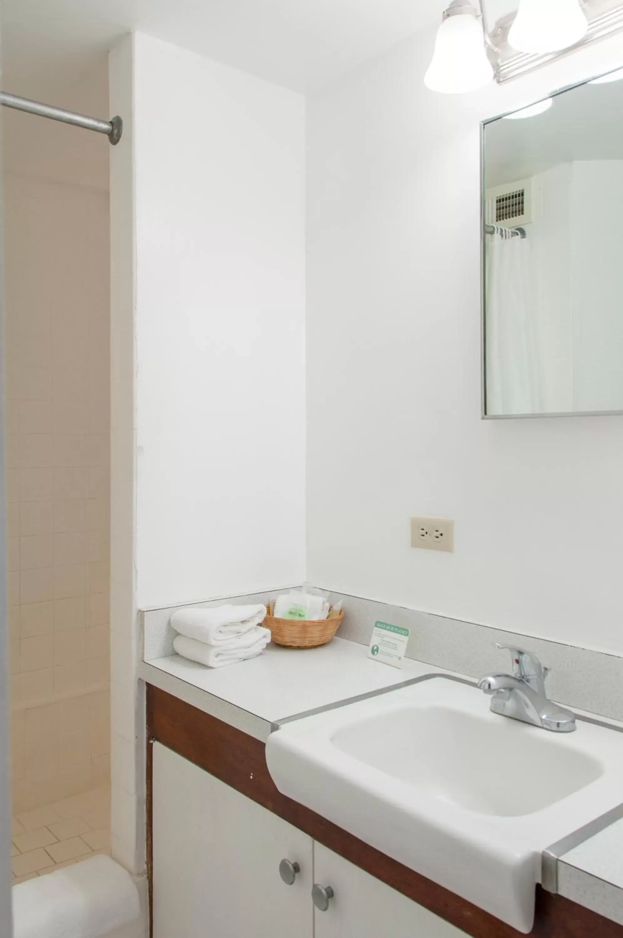 Bathroom in Holiday Surf Hotel (with full kitchen)