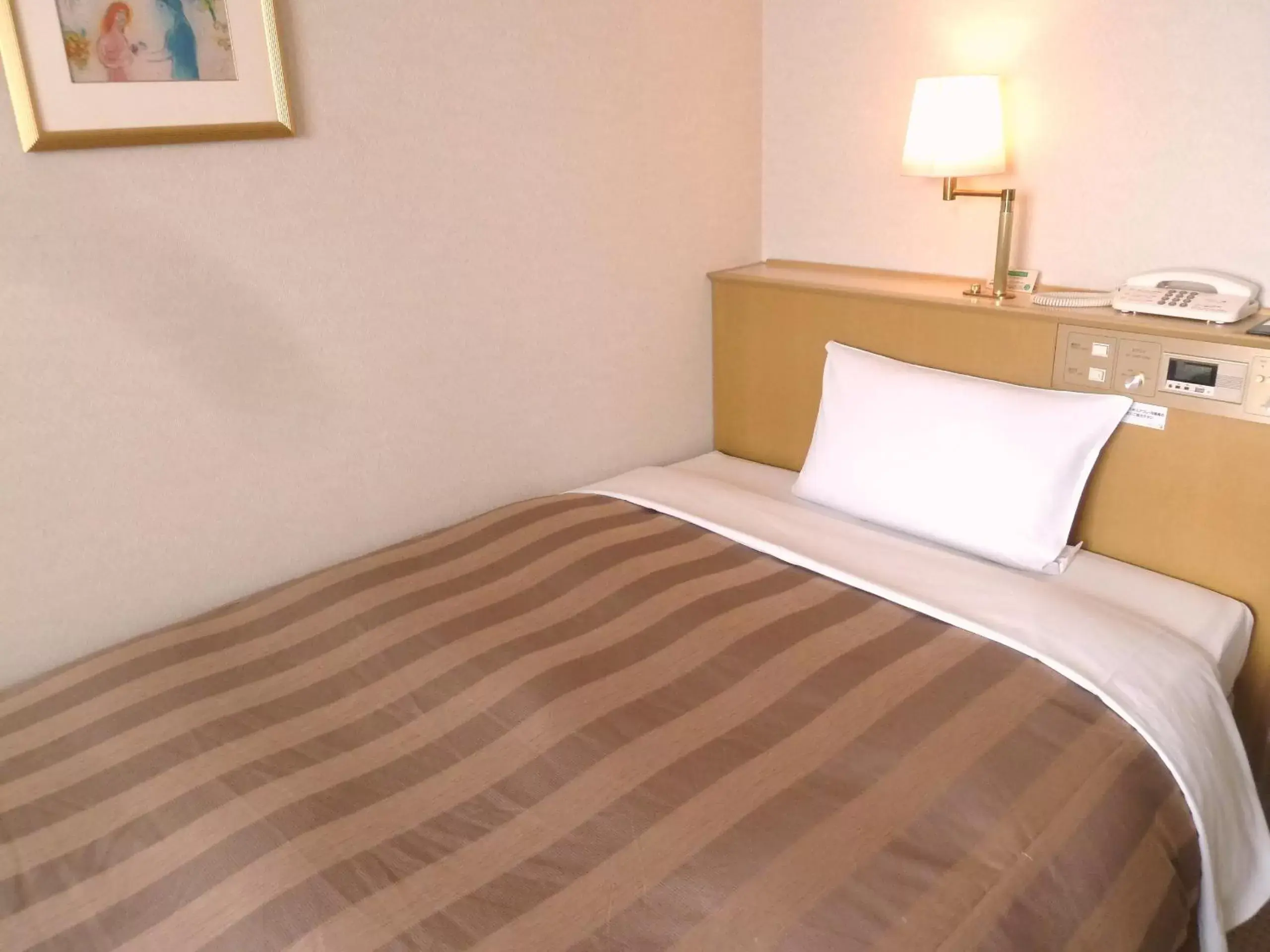 Photo of the whole room, Bed in Ark Hotel Royal Fukuoka Tenjin -ROUTE INN HOTELS-