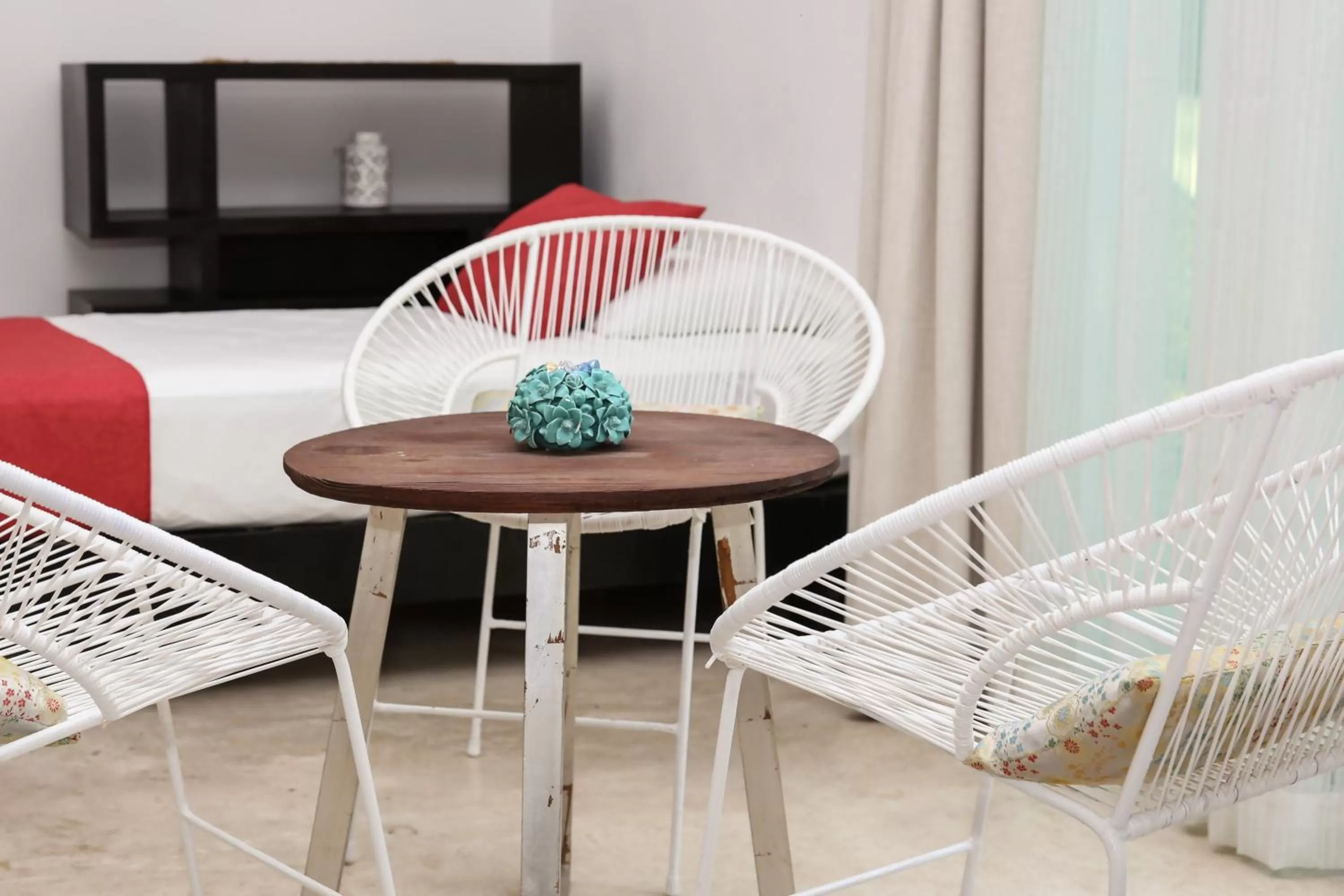 Photo of the whole room, Bed in Villas H2O