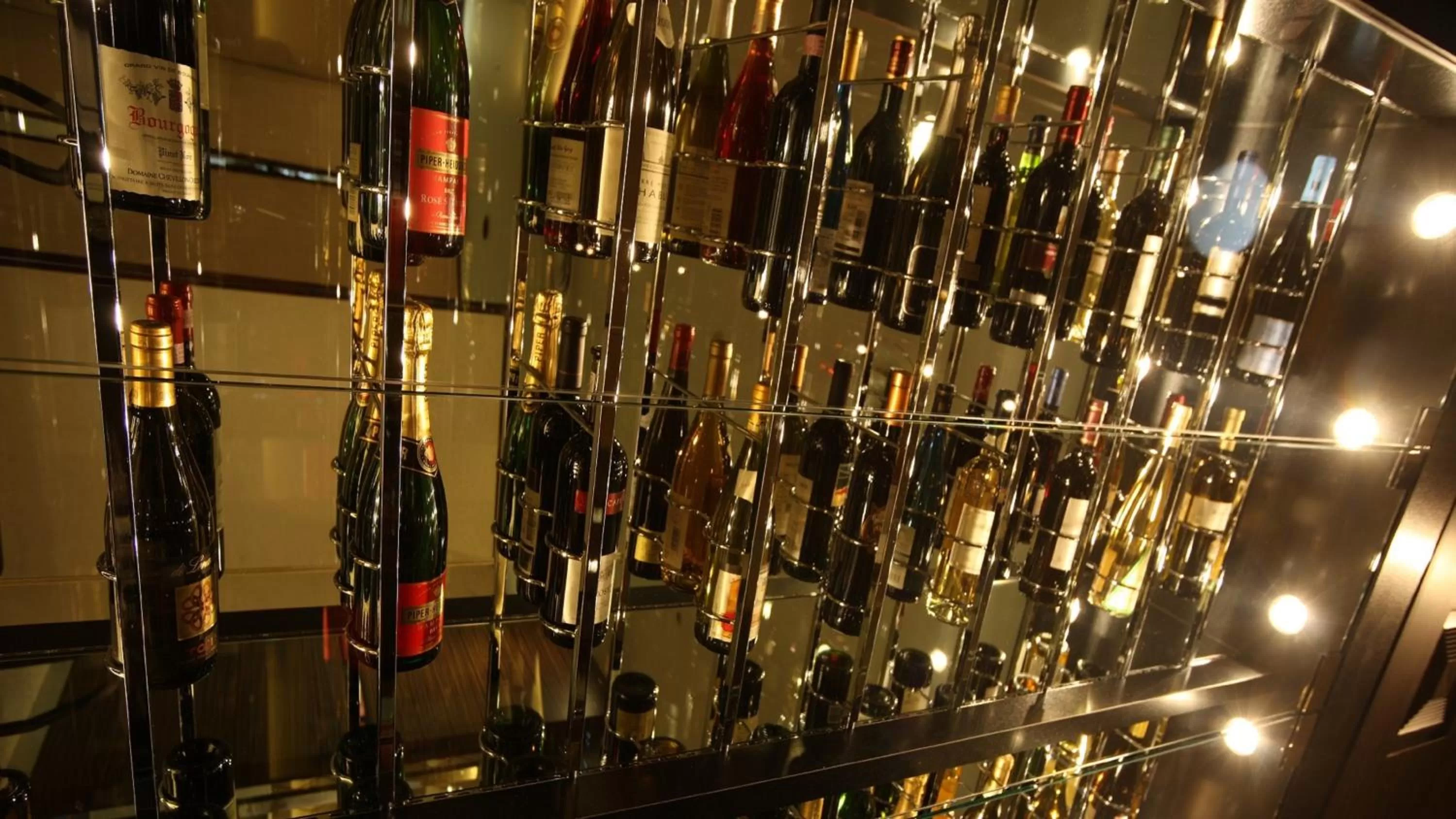 Photo of the whole room in ANA Crowne Plaza Niigata by IHG