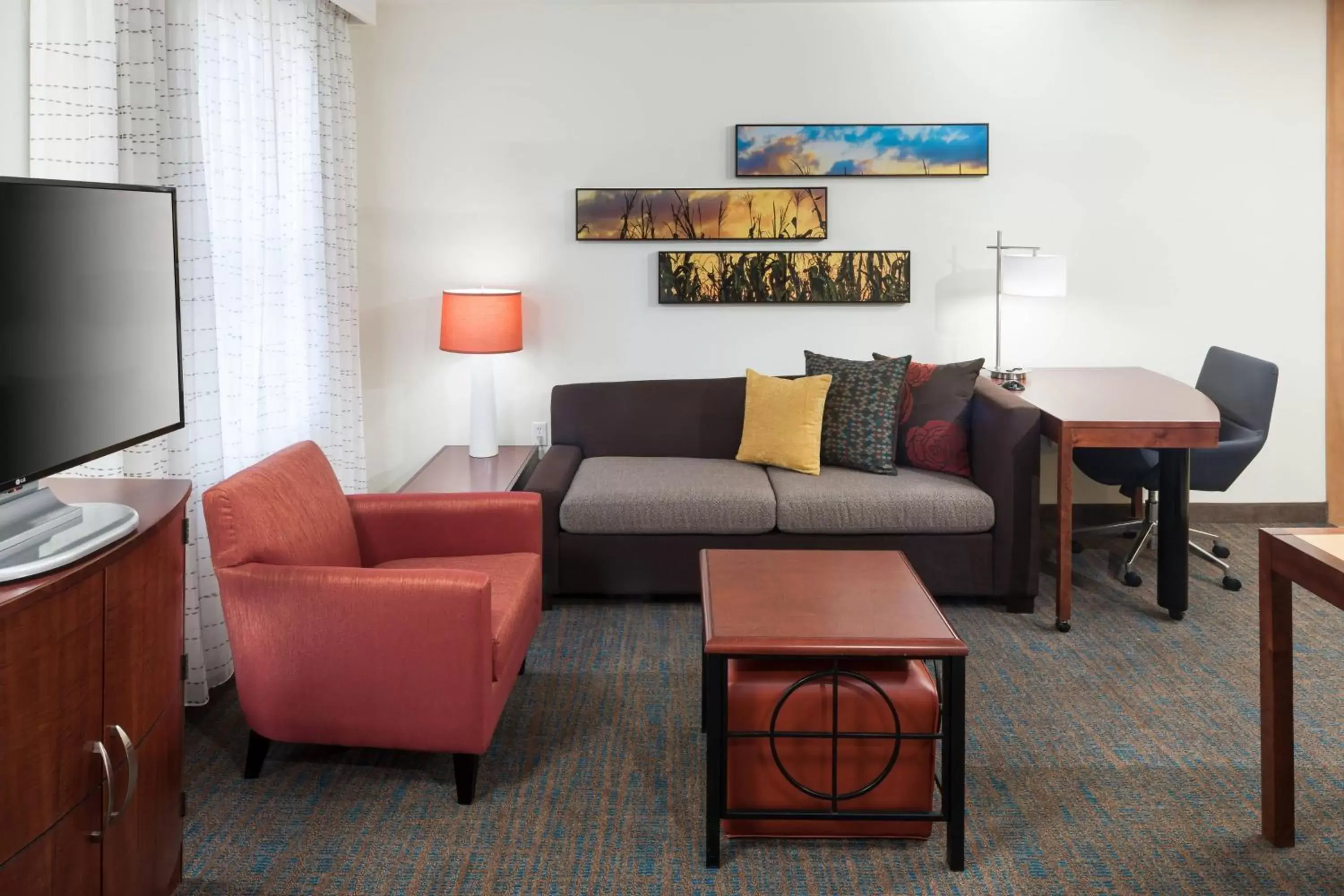 Photo of the whole room, Seating Area in Residence Inn South Bend Mishawaka
