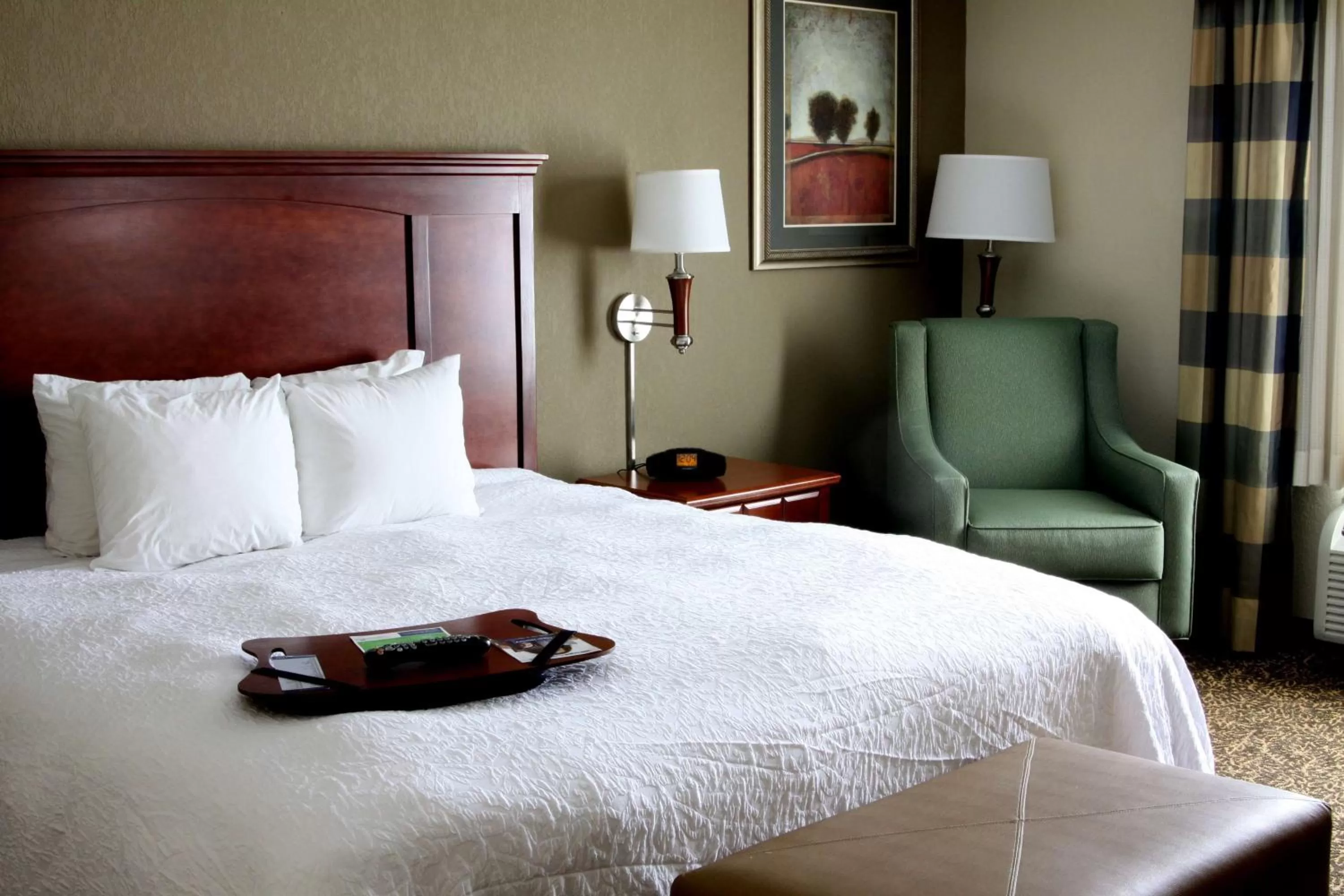 Bed in Hampton Inn & Suites Paducah