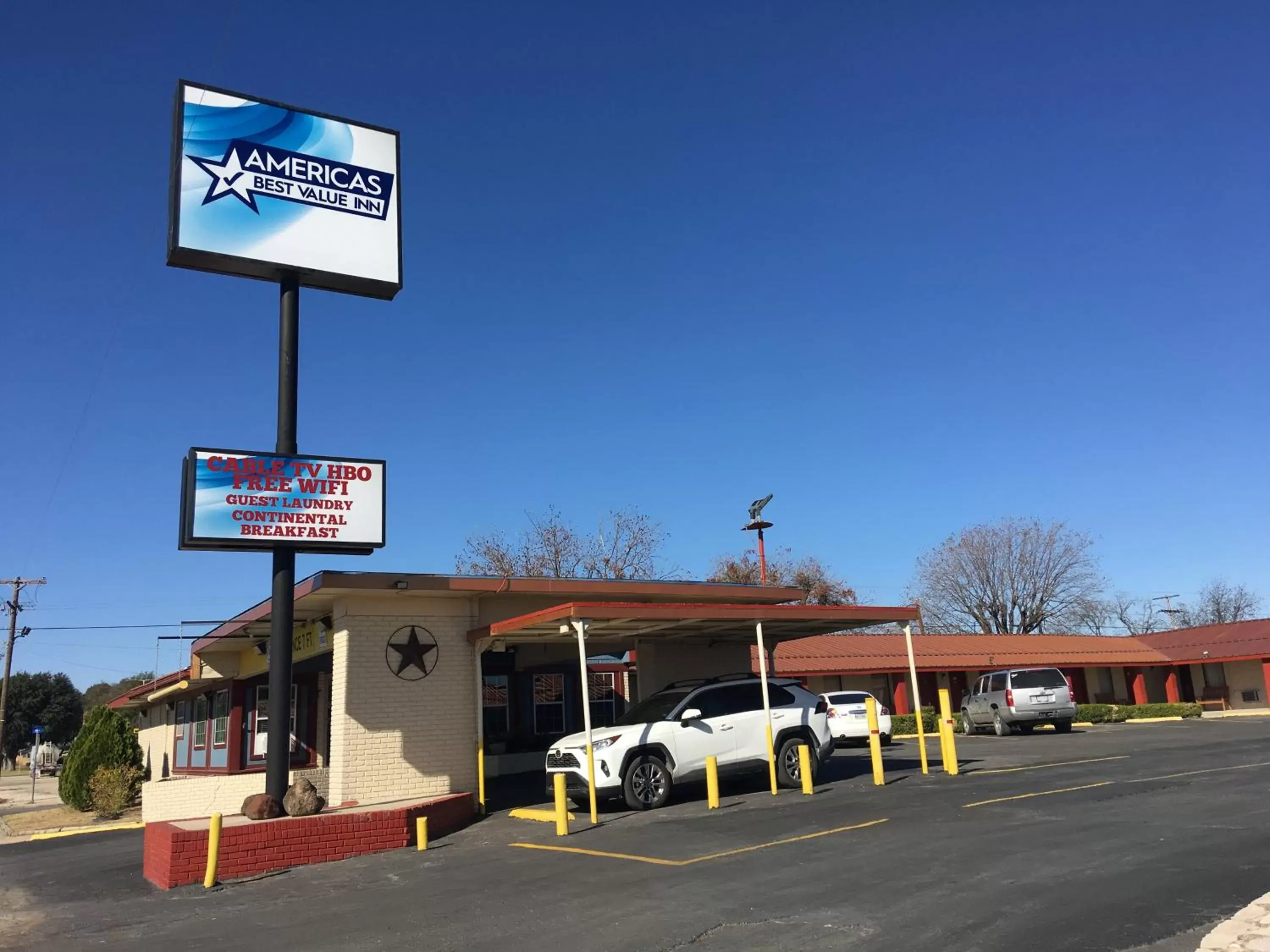 Property building in Americas Best Value Inn Ozona Property building in Americas Best Value Inn Ozona