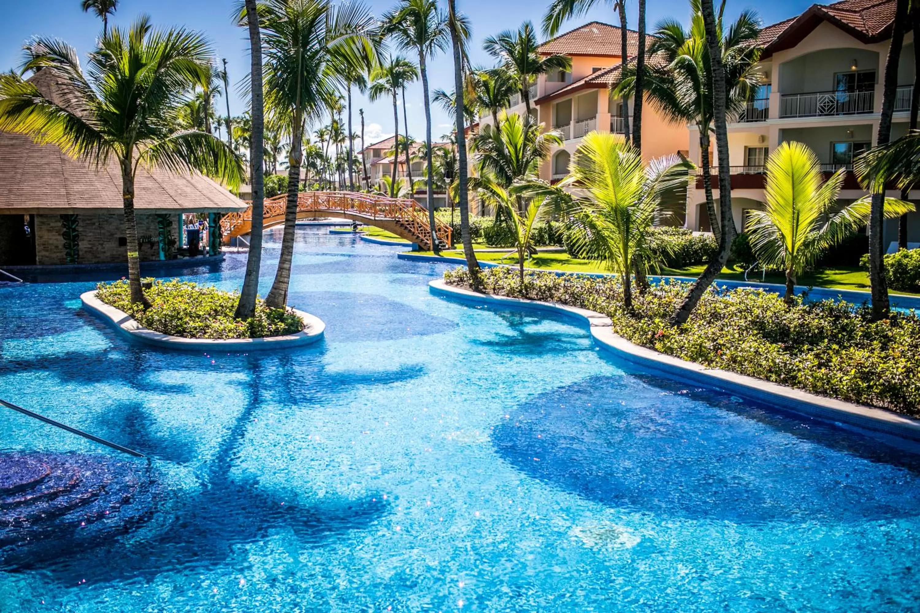 Swimming pool in Majestic Colonial Punta Cana - All Inclusive
