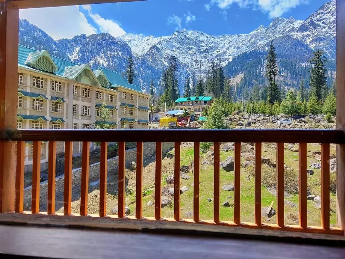 Mountain View in Solang Valley Resort