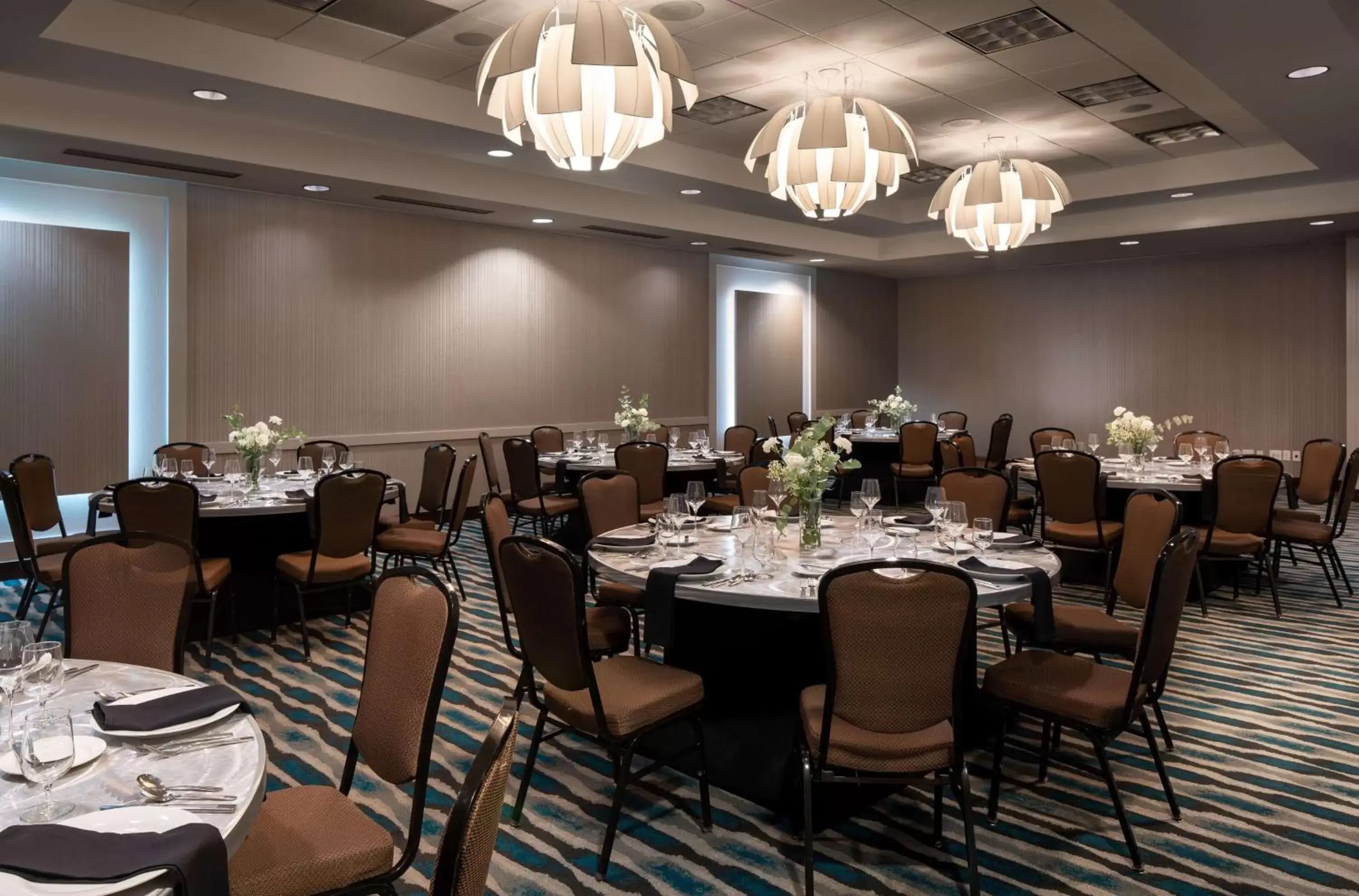 Meeting/conference room, Restaurant/Places to Eat in Hilton Garden Inn Denver/Cherry Creek