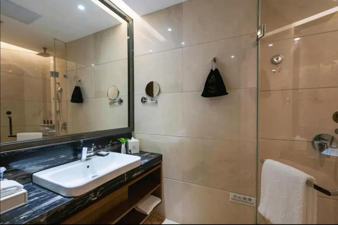 Bathroom in Honder International Hotel