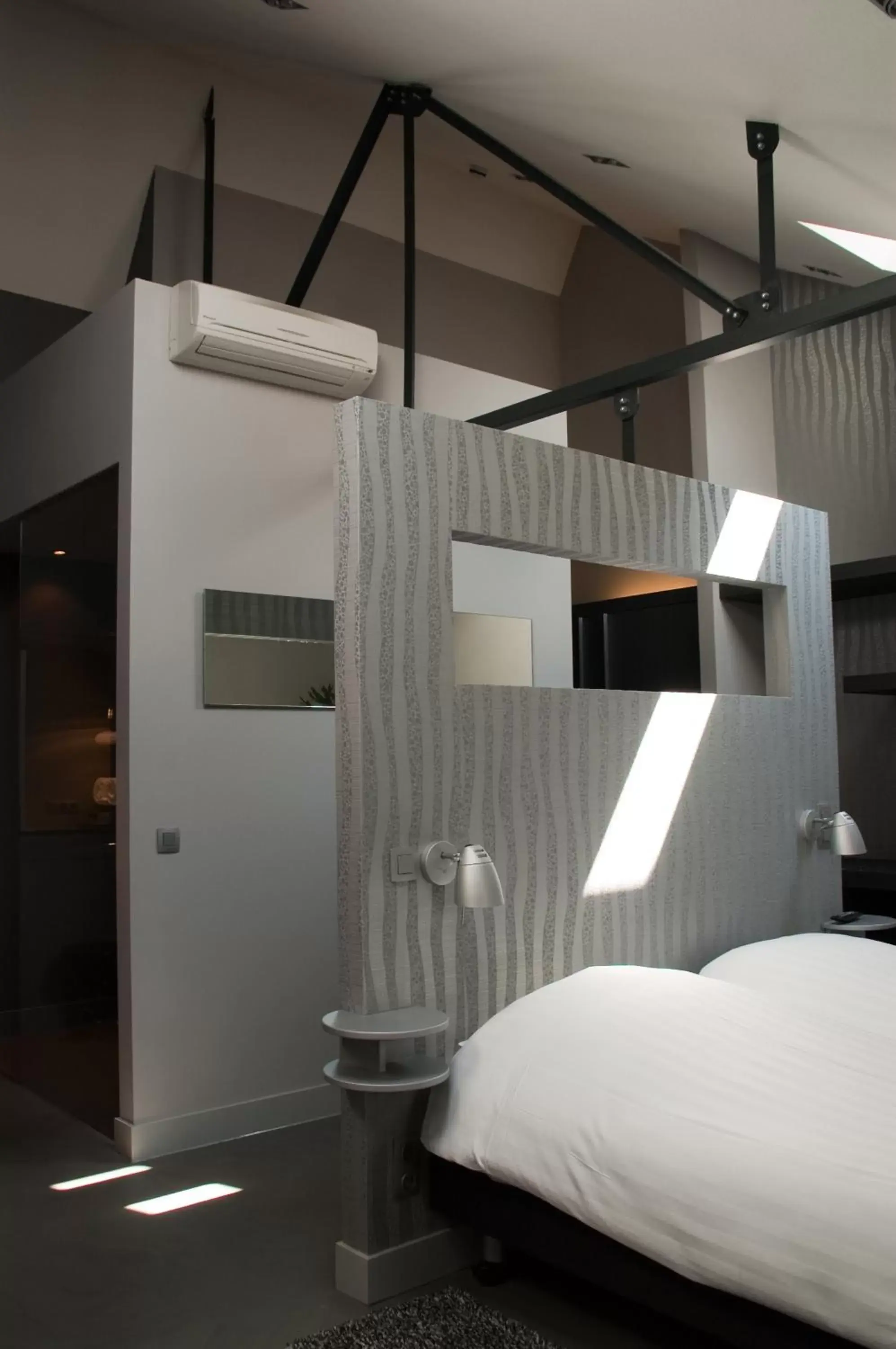 Bed, Bunk Bed in Boutique Hotel Cordial