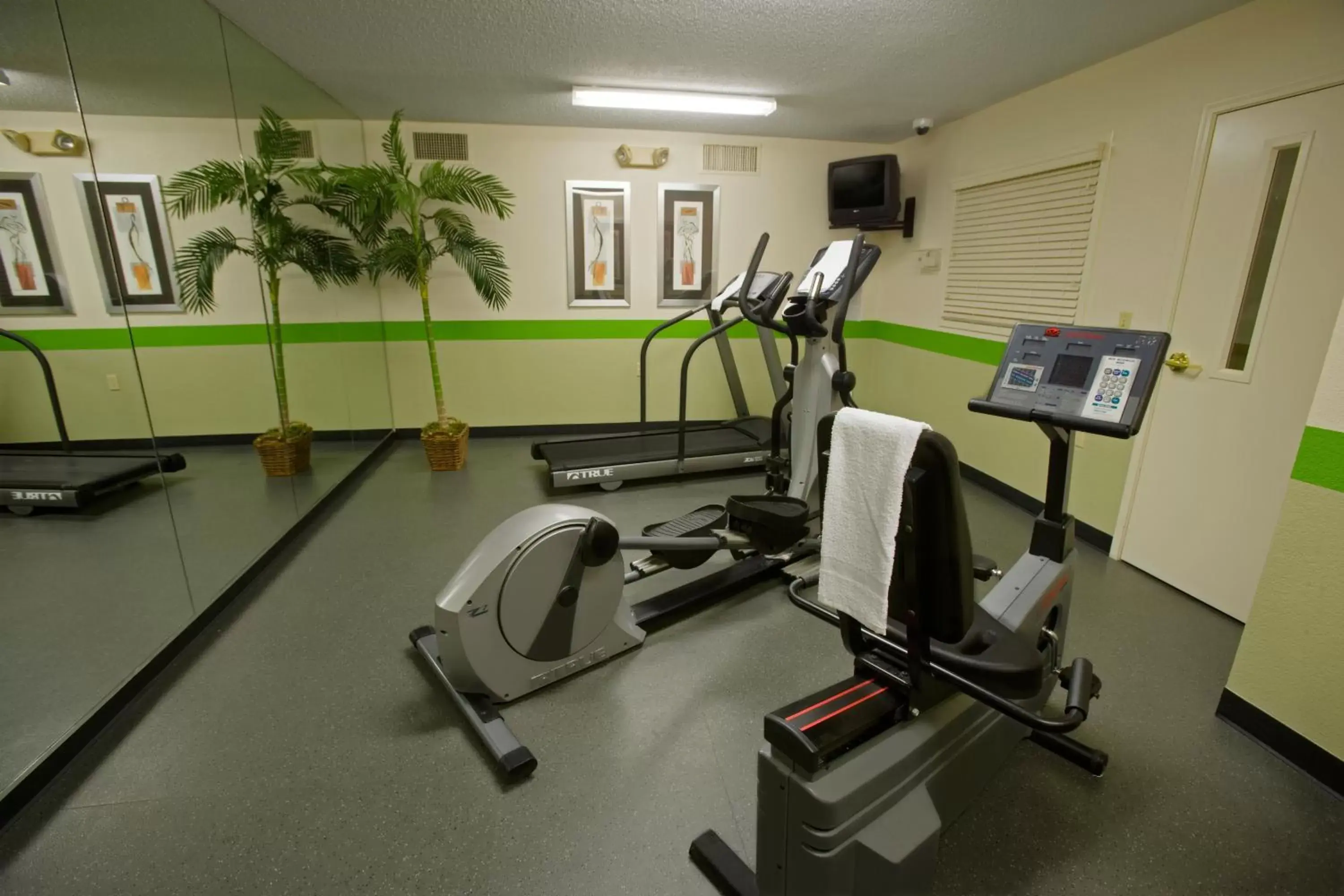 Fitness centre/facilities, Fitness Center/Facilities in Extended Stay America Select Suites - Detroit - Ann Arbor - University South