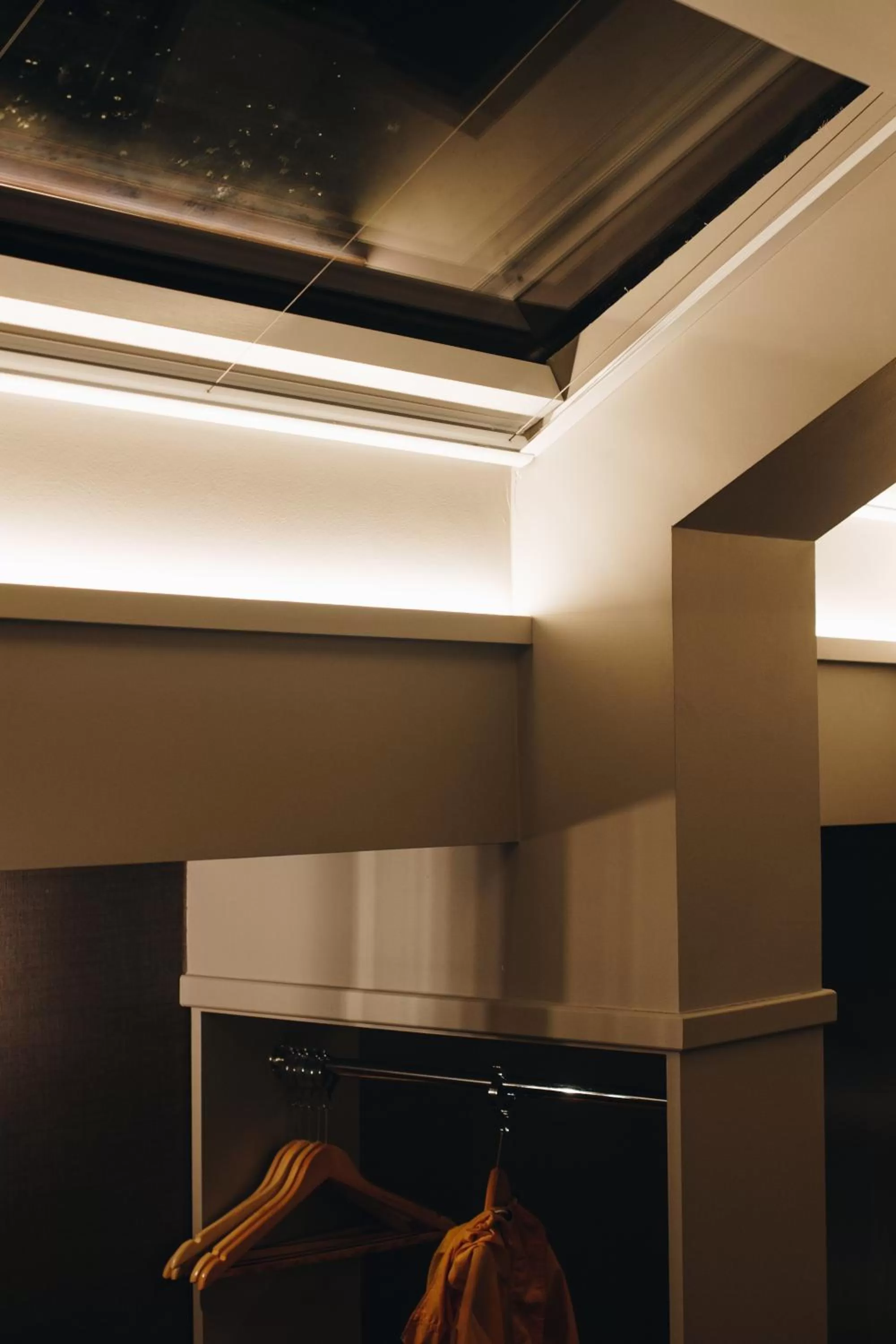 Bedroom in Camden Enterprise Hotel