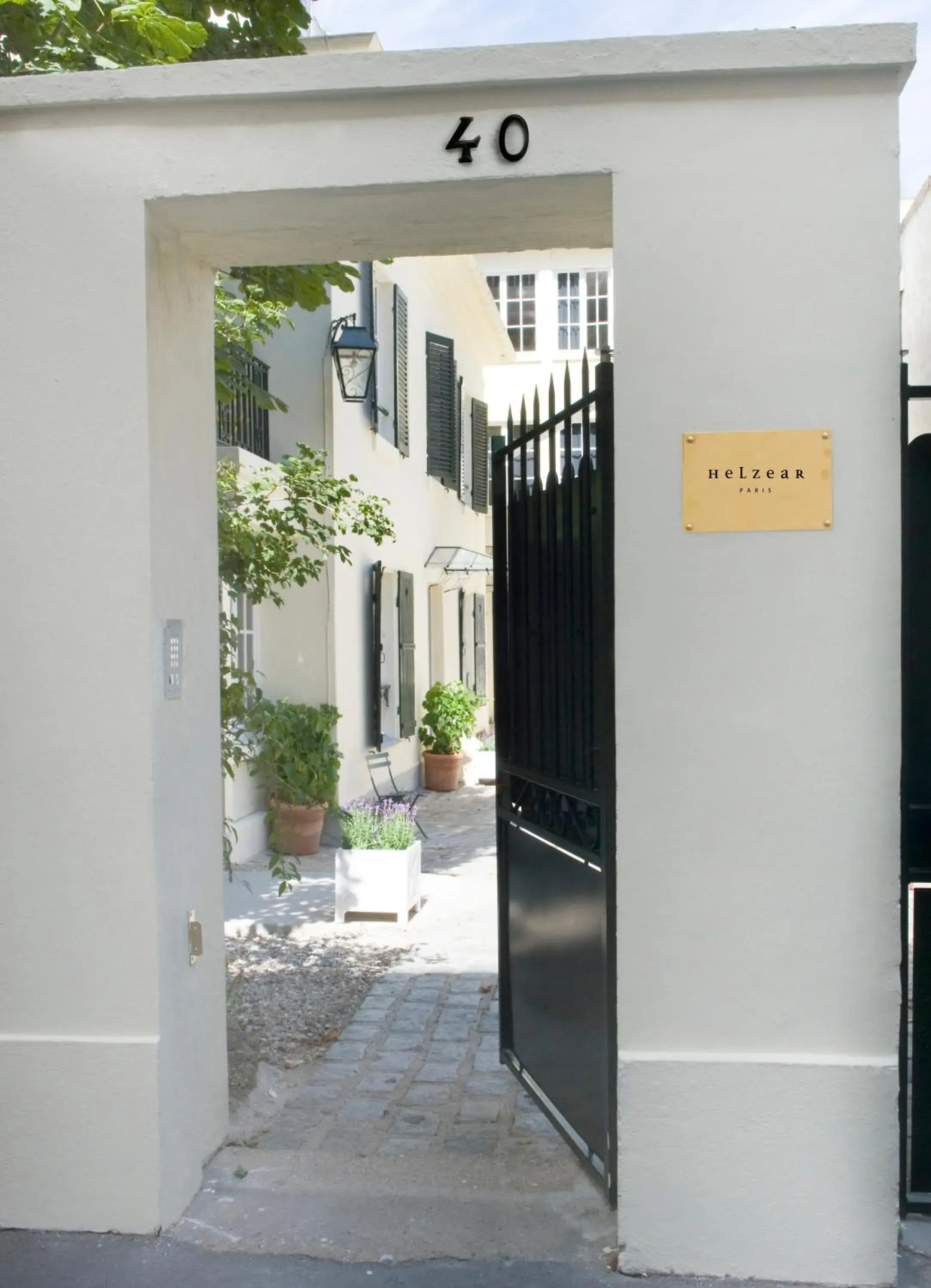 Facade/entrance in Helzear Montparnasse Suites