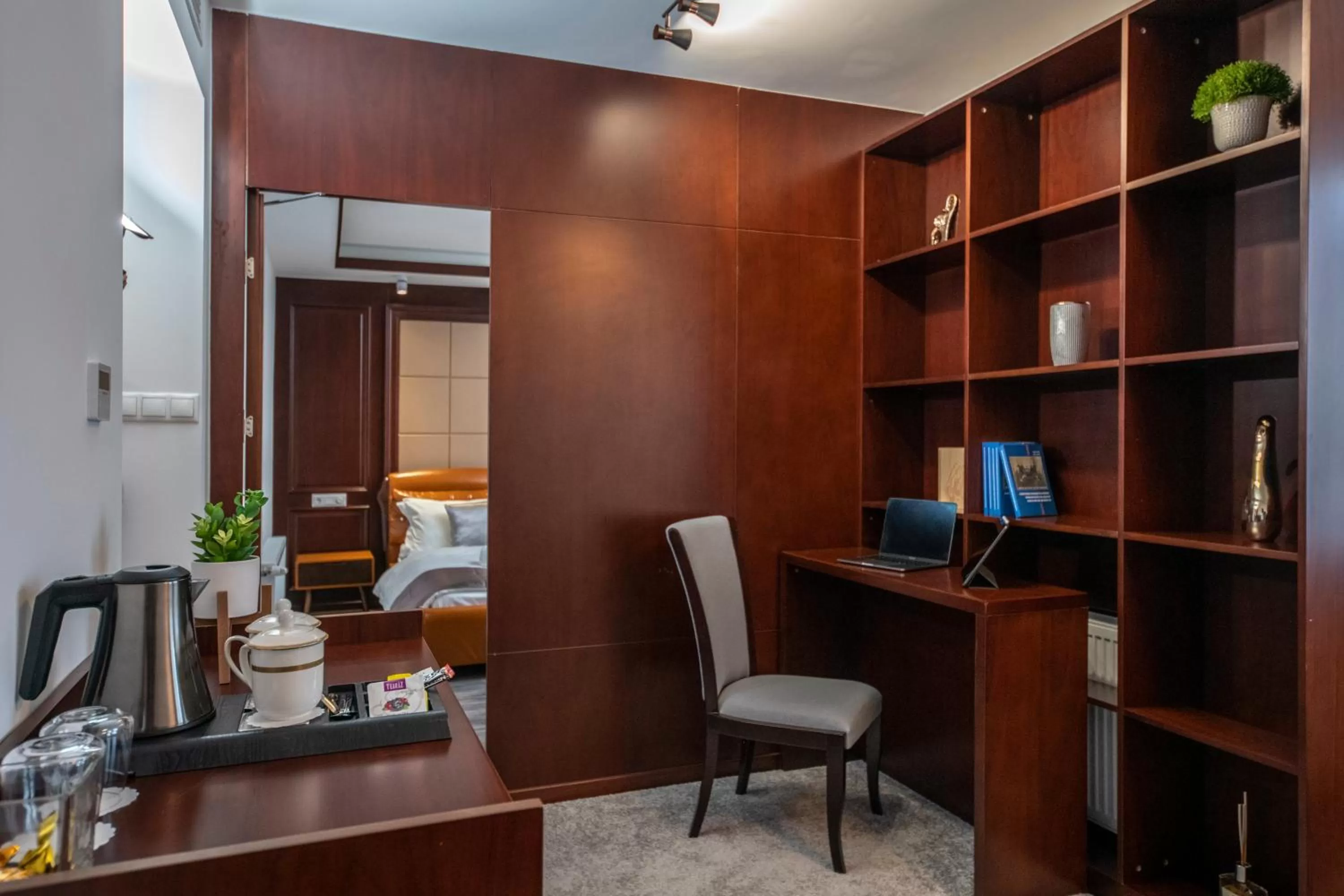 Bedroom in Willis Hotel Business & Wellness