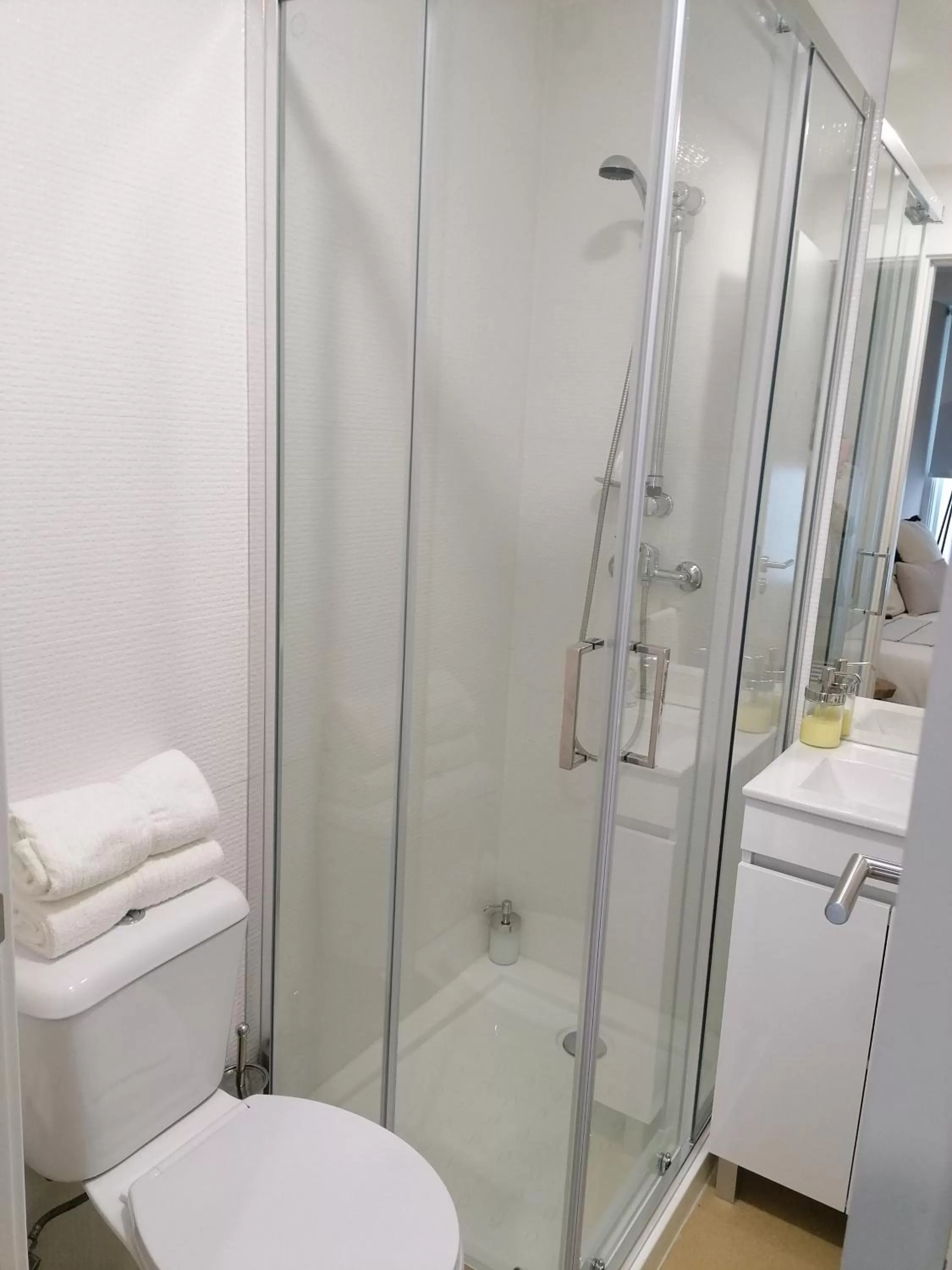Shower, Bathroom in Casa do Museu, Museum House