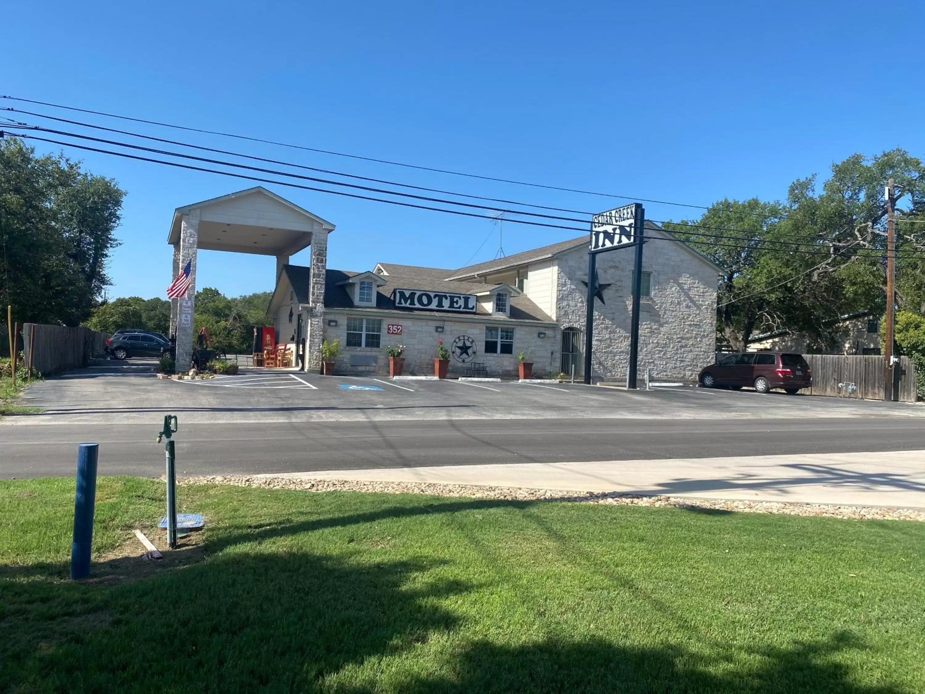 Property Building in Cedar Creek Inn