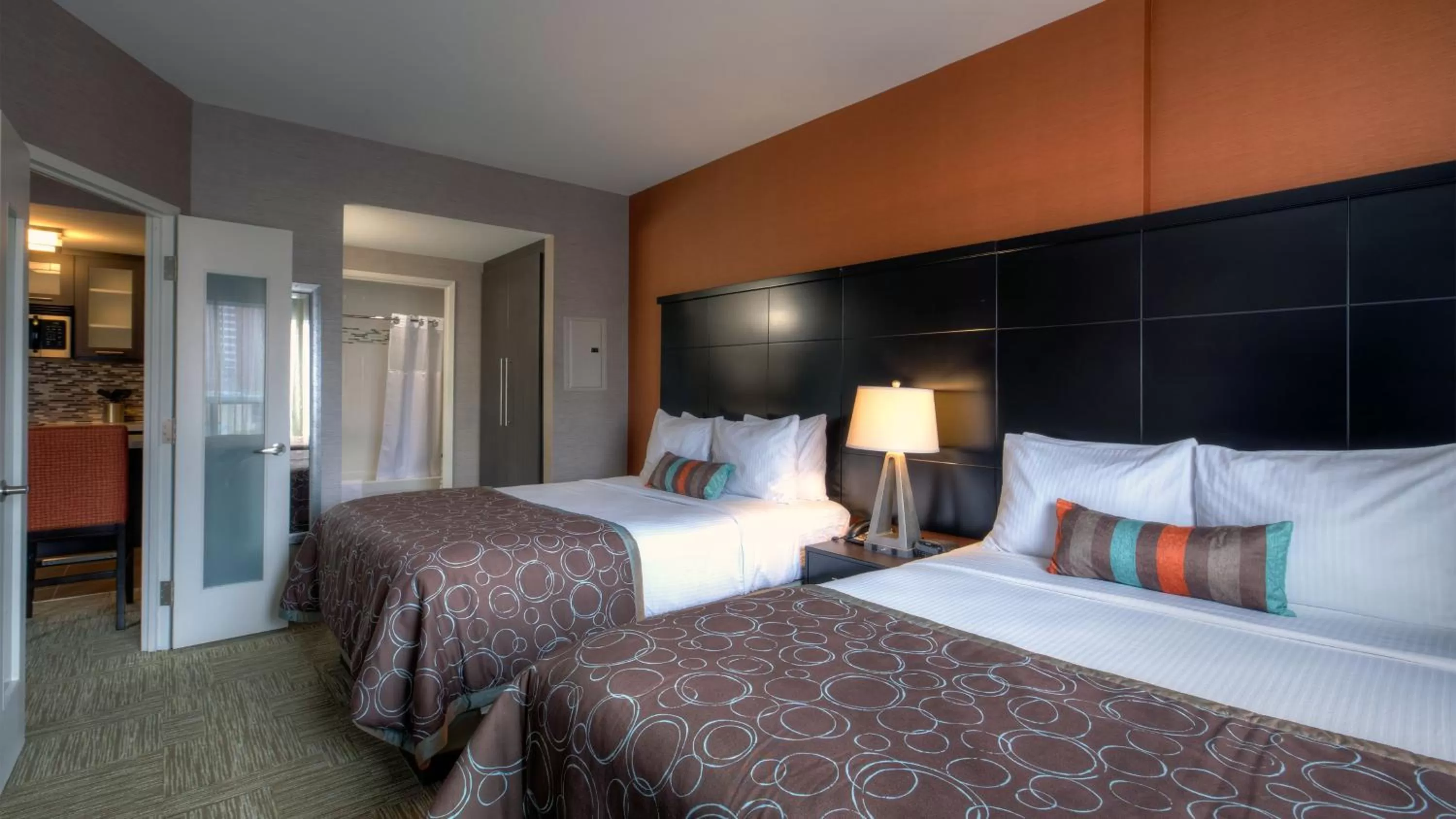 Photo of the whole room, Bed in Staybridge Suites Hamilton - Downtown by IHG