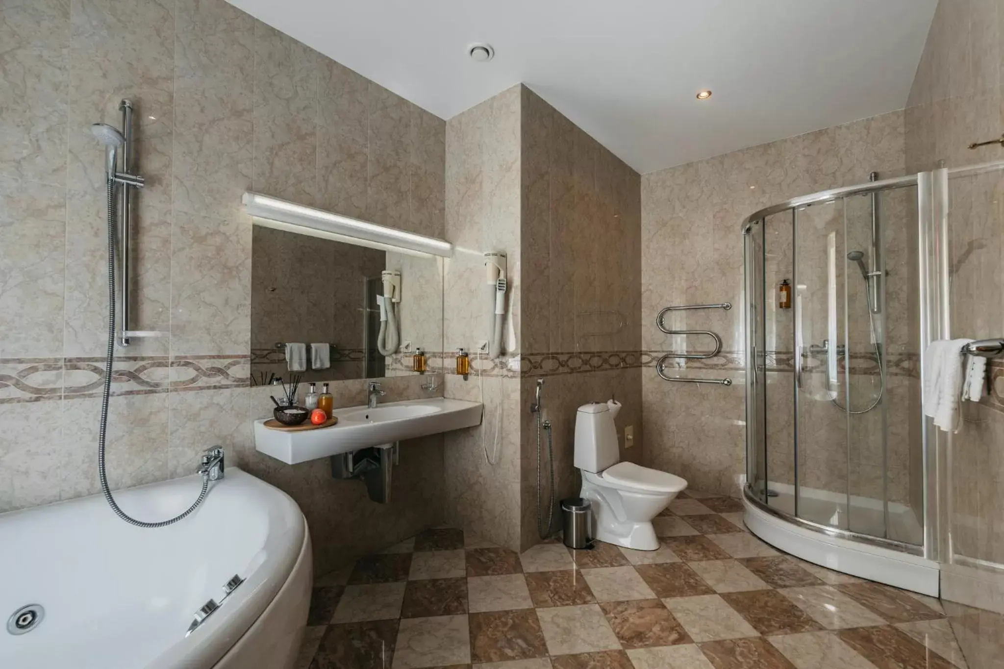 Shower, Bathroom in Hotel Rinno