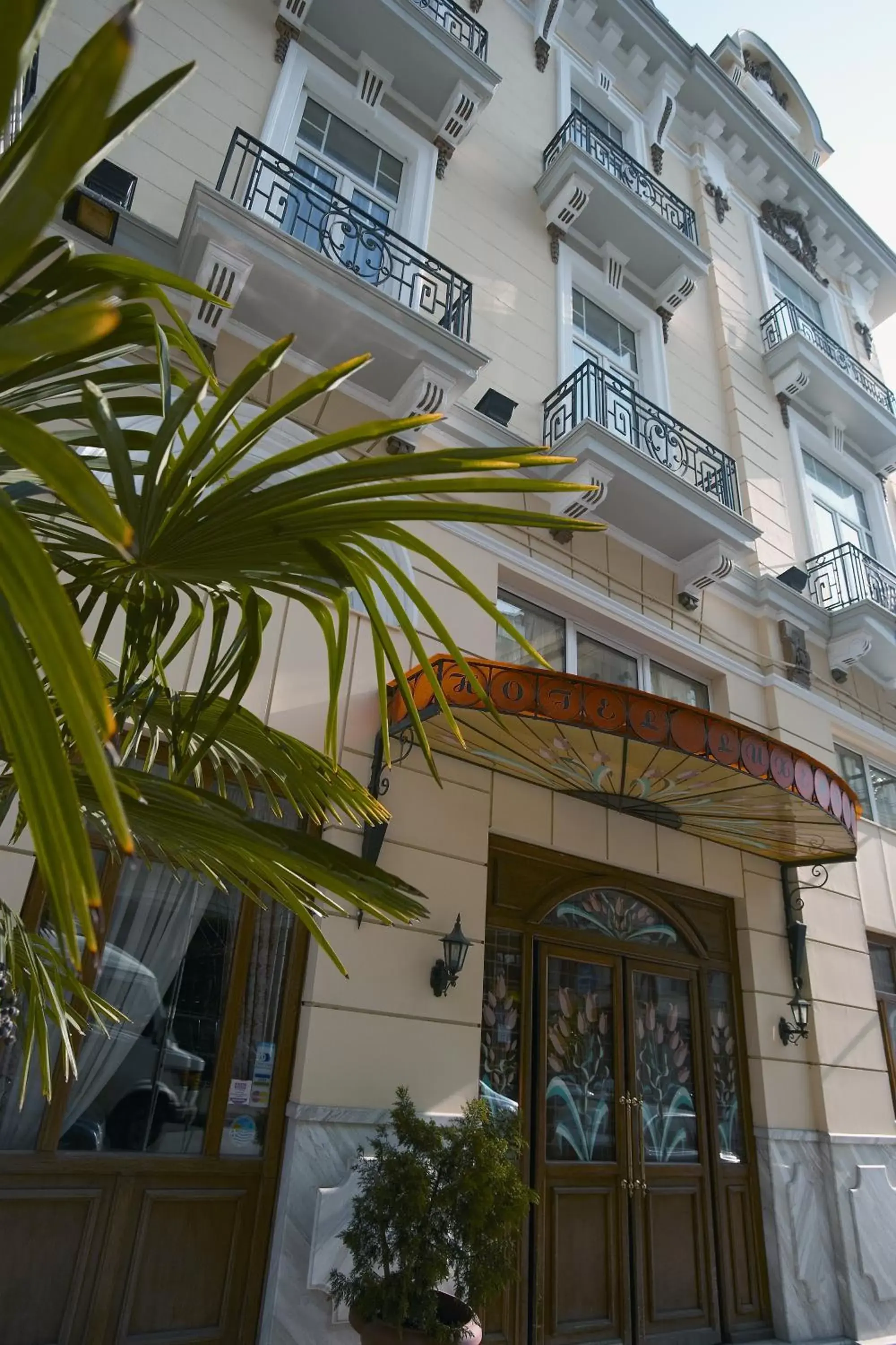 Facade/entrance, Property Building in Hotel Luxembourg