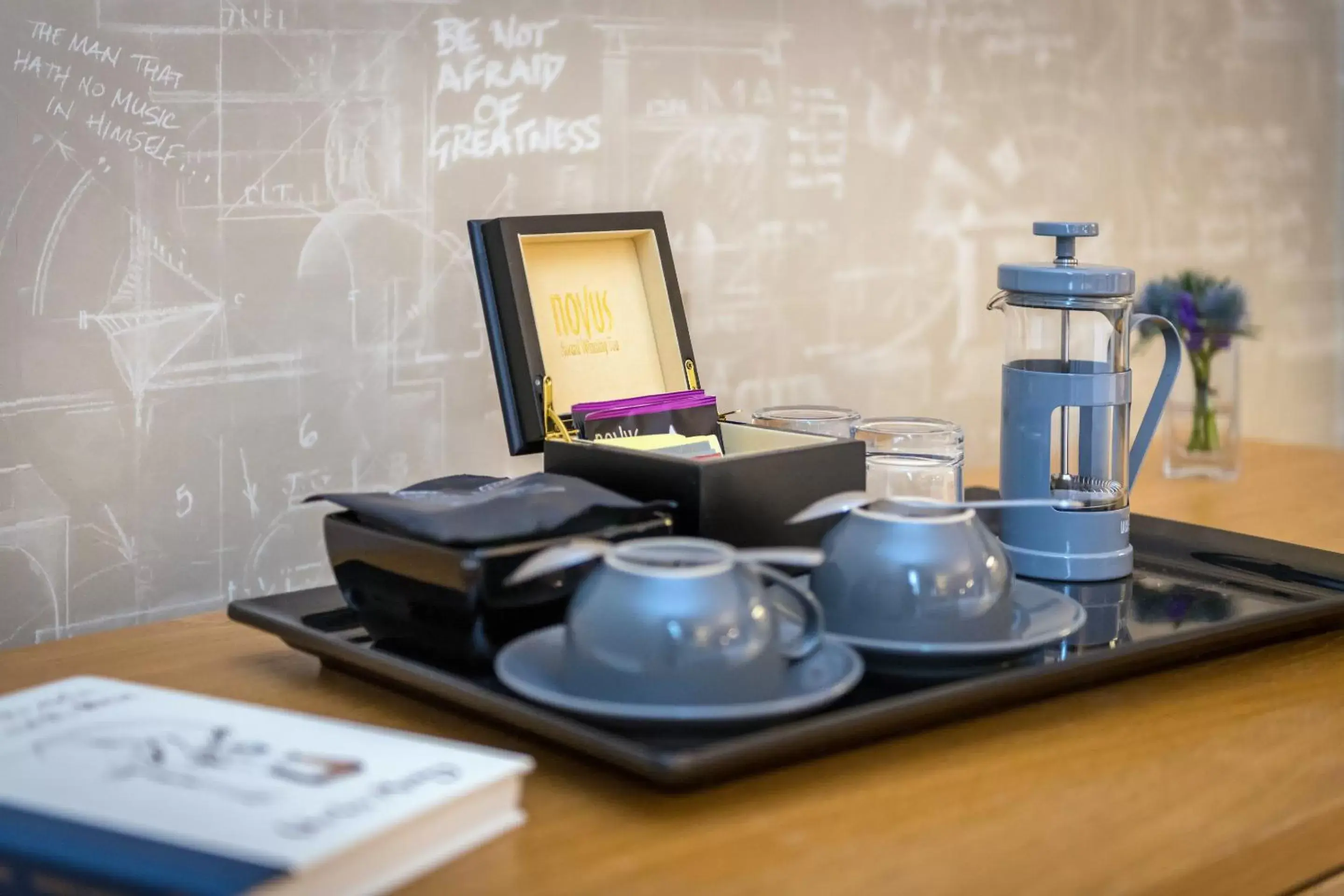 Coffee/tea facilities in The Scholar