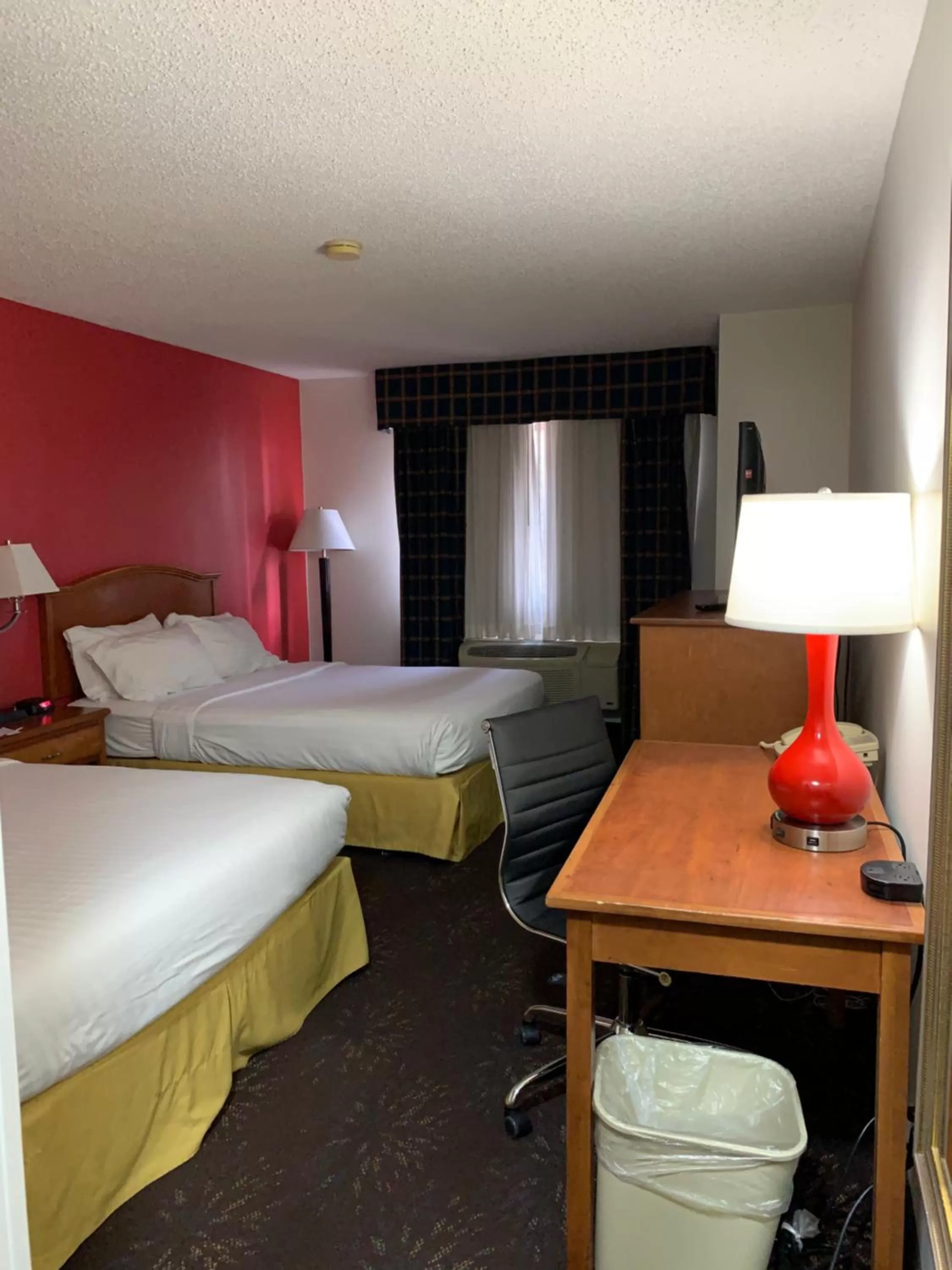 Photo of the whole room, Bed in Ramada by Wyndham Santa Fe