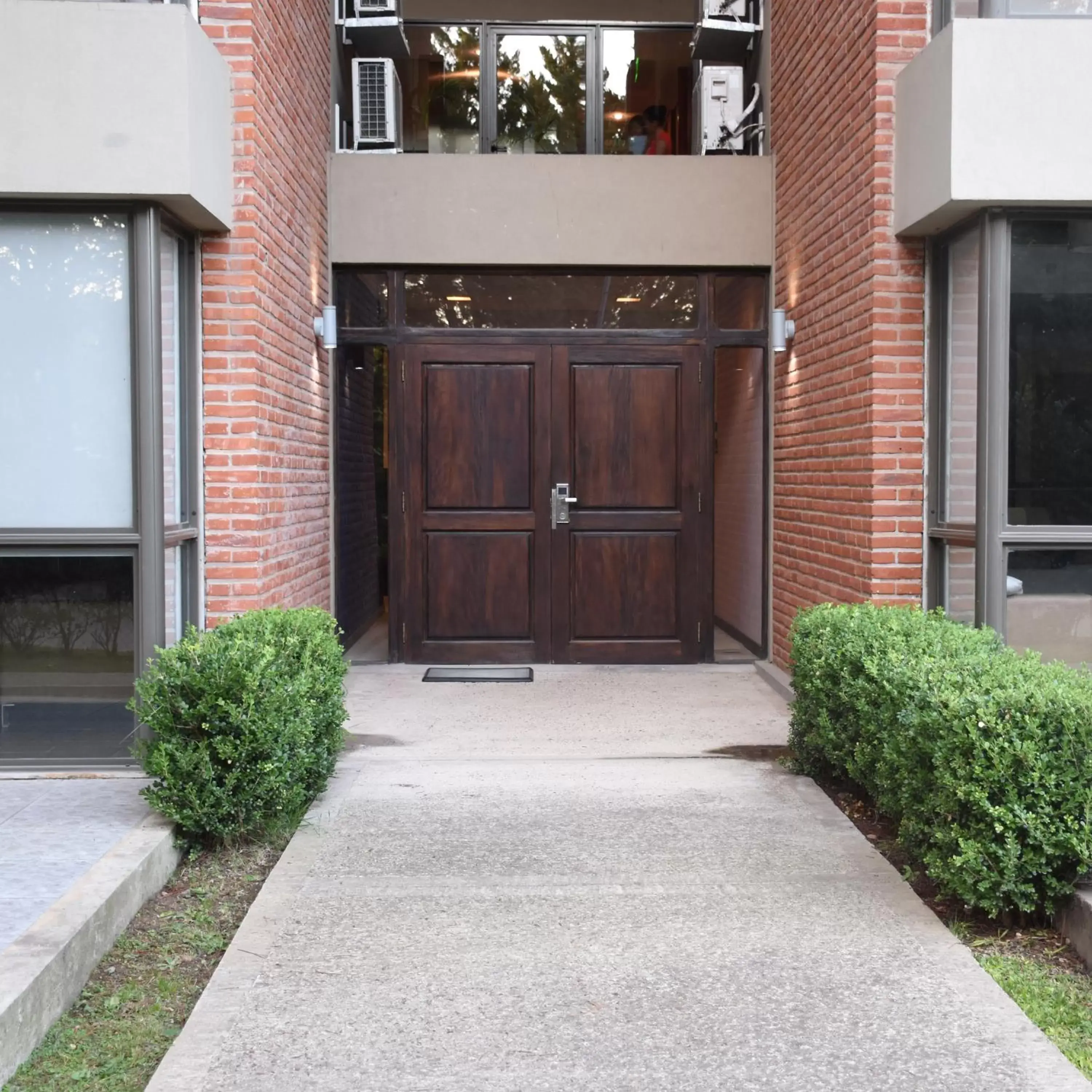 Facade/entrance in Casa Campus Pilar Suites