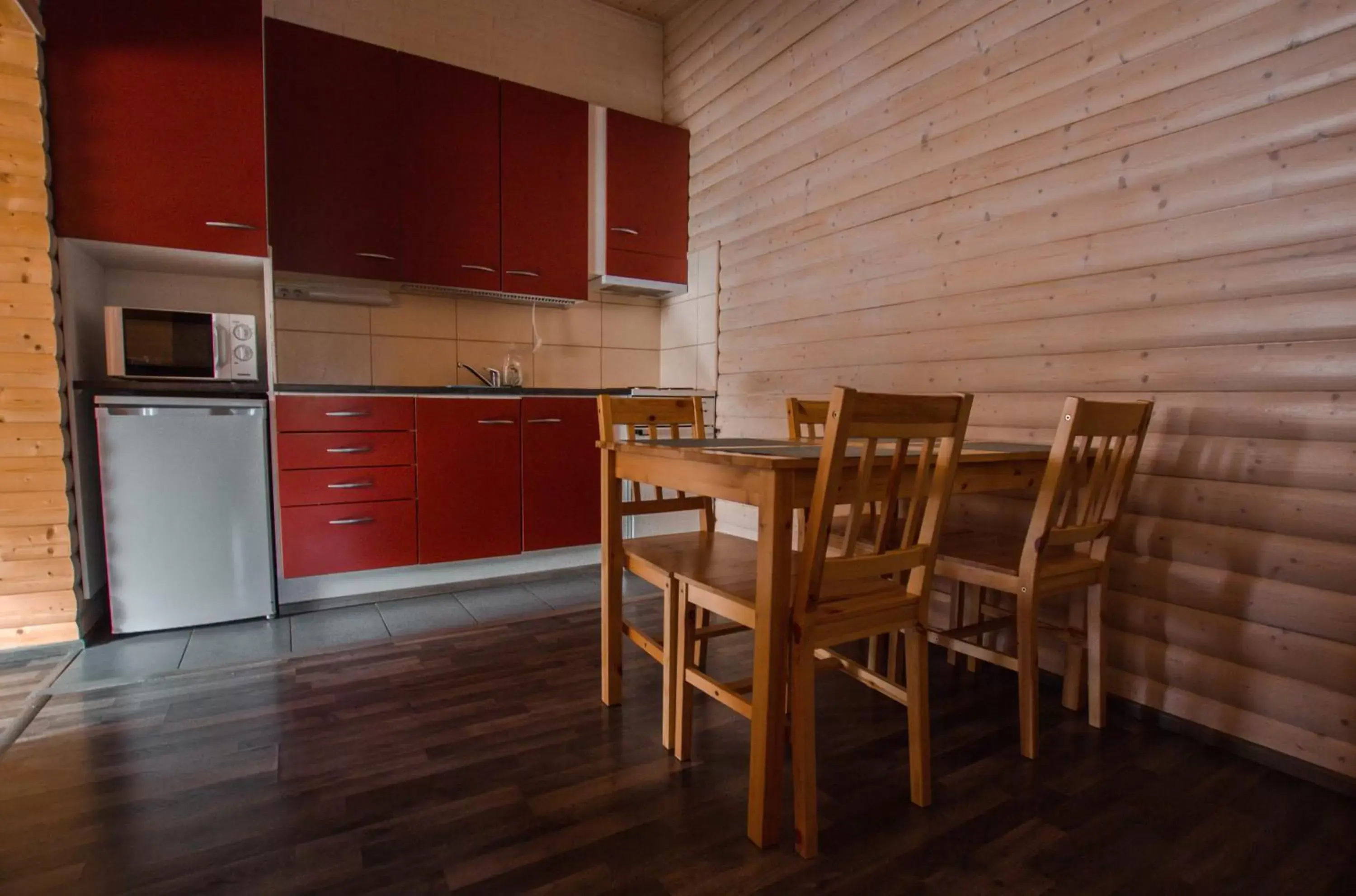 Kitchen or kitchenette, Dining Area in Motelli Rovaniemi