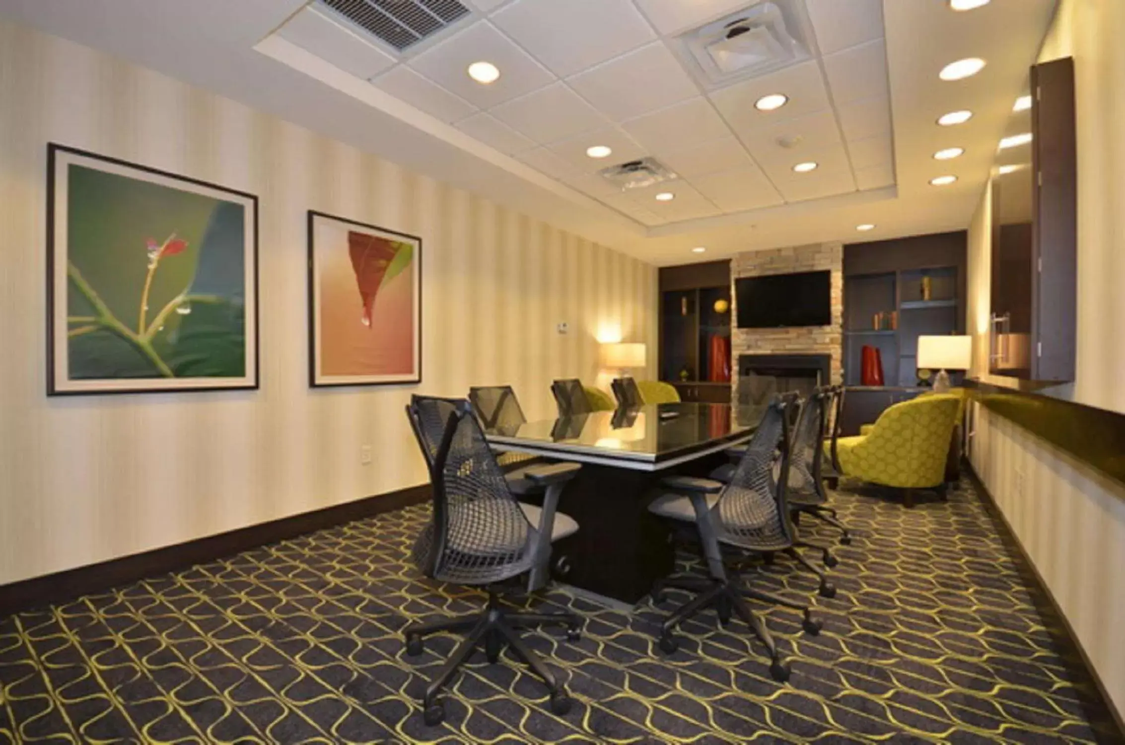 Meeting/conference room in Hampton Inn and Suites Tulsa/Catoosa