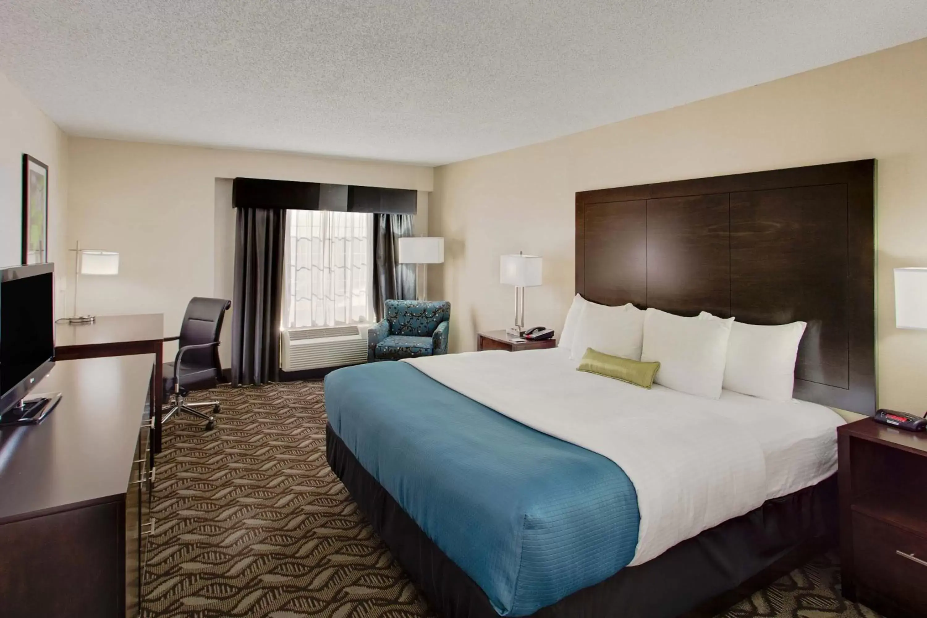 Photo of the whole room, Room Photo in La Quinta by Wyndham Springfield