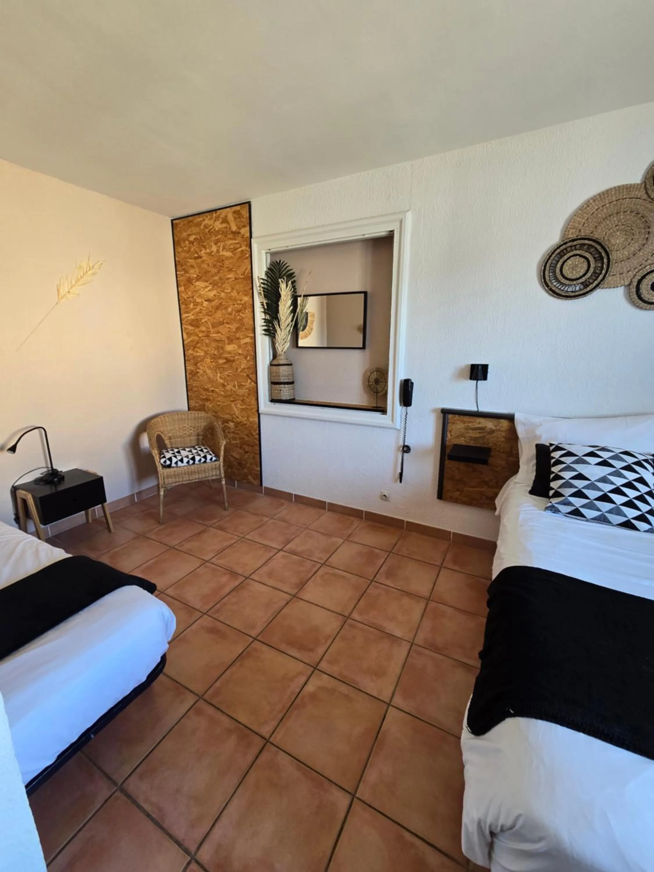 Photo of the whole room, Bed in Hotel Chanteplage