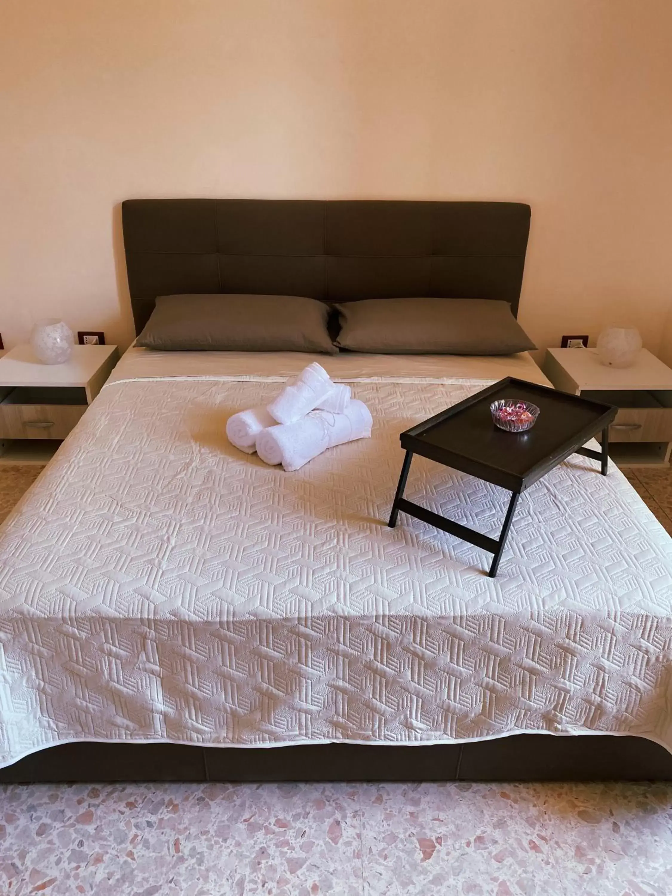 Bedroom, Bed in Happy Days Terracina