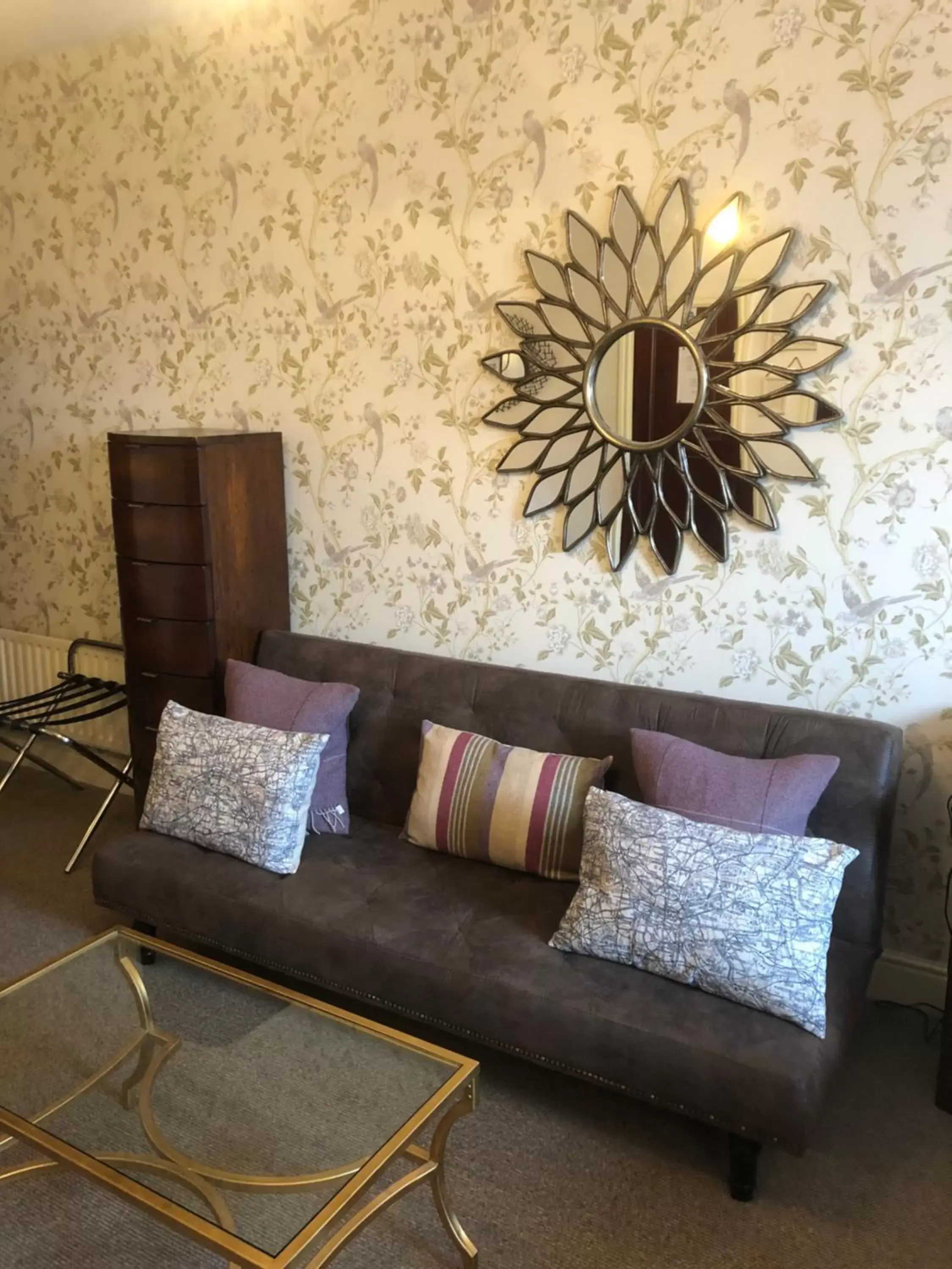 Bedroom, Seating Area in Tower Hotel