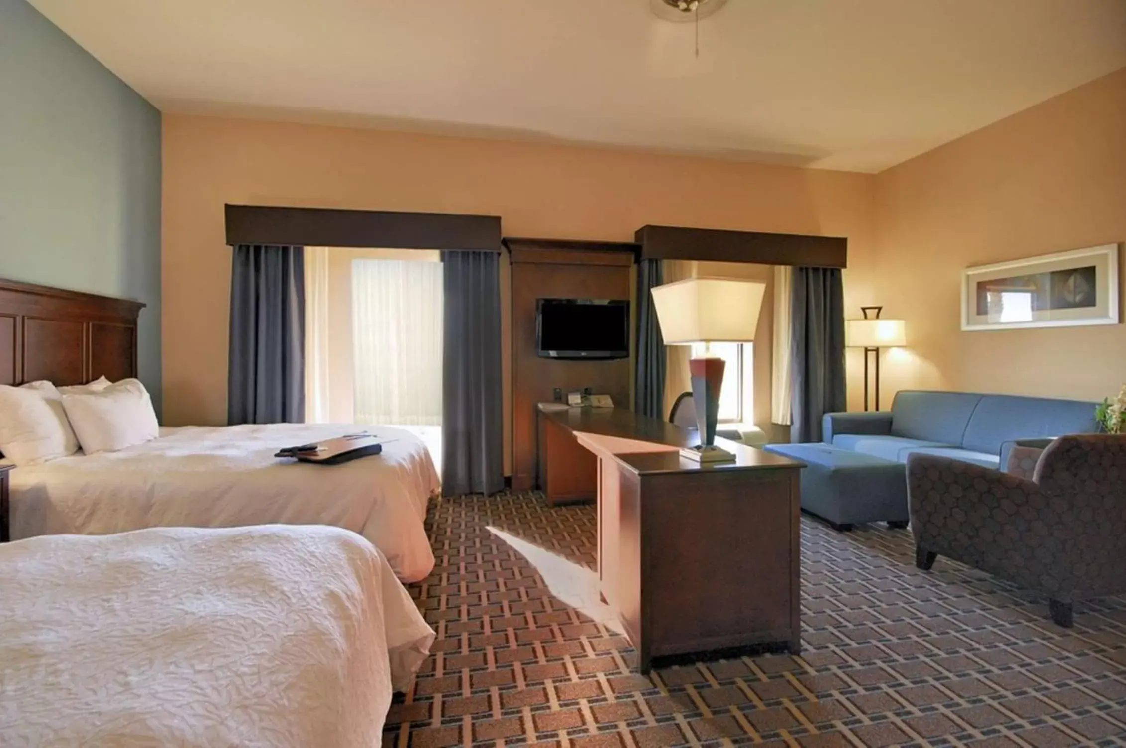 Bed in Hampton Inn By Hilton And Suites New Iberia