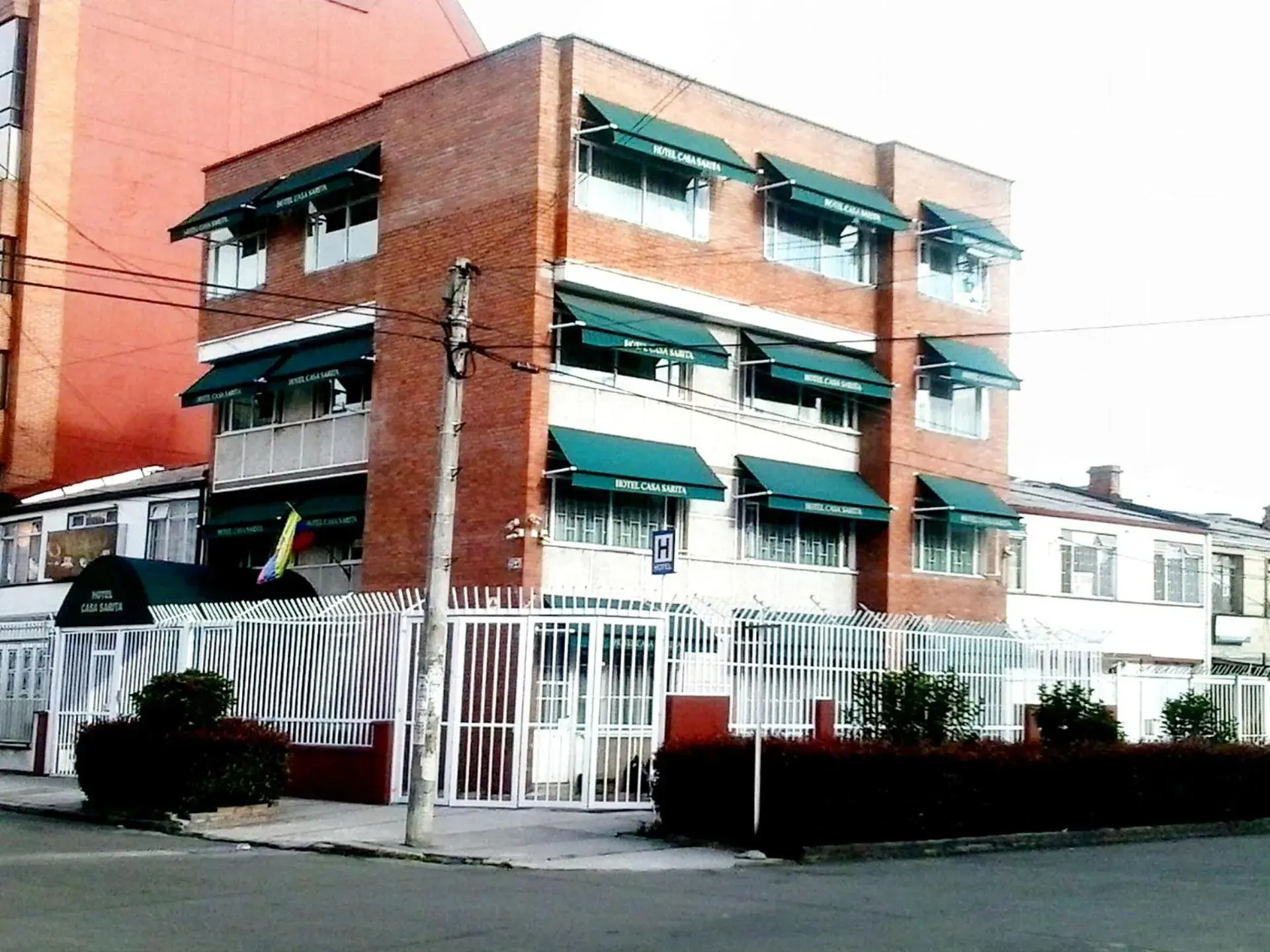 Facade/entrance, Property Building in Hotel Casa Sarita
