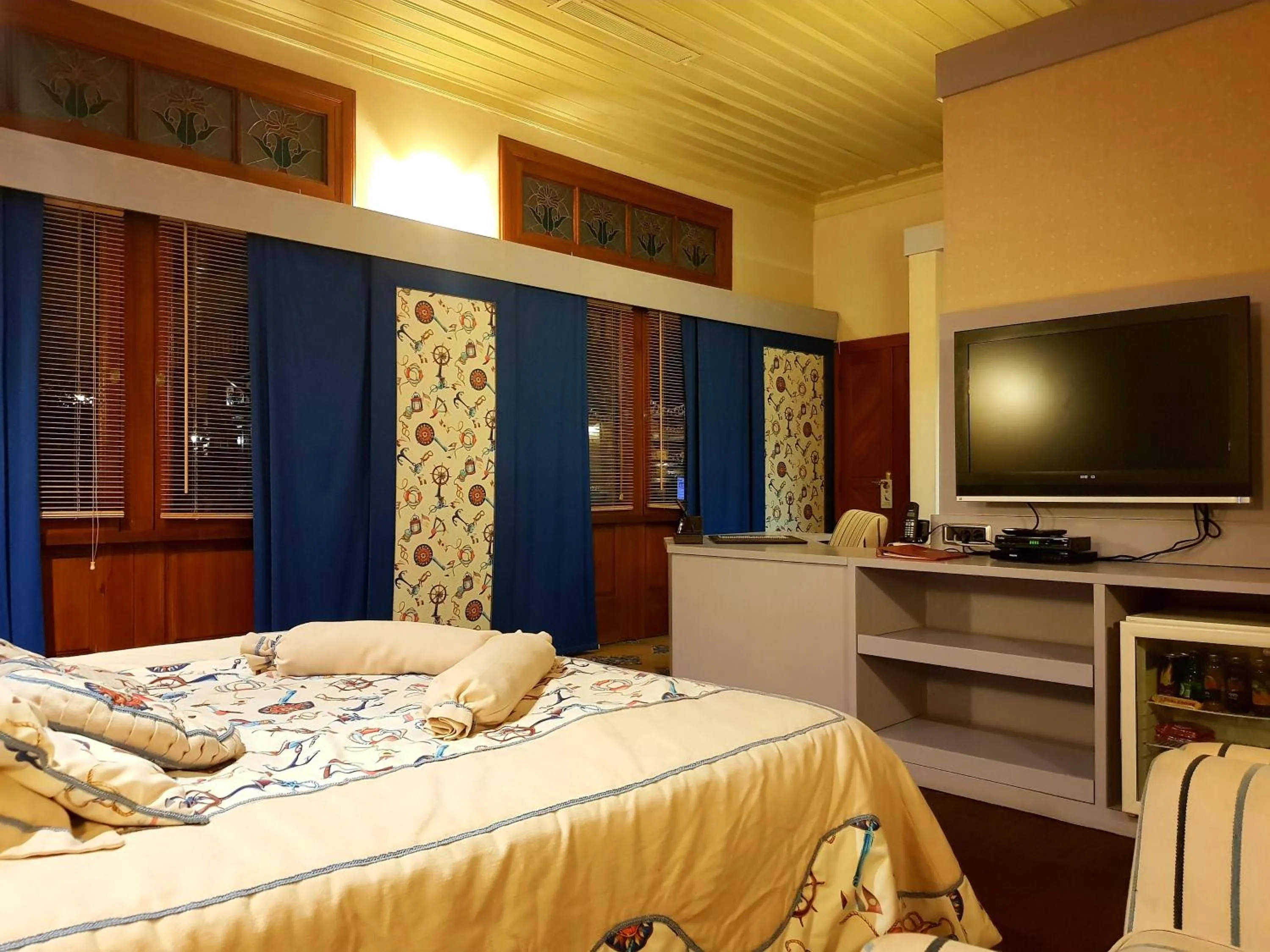 Photo of the whole room, Bed in Eski Masal Hotel - Special Class