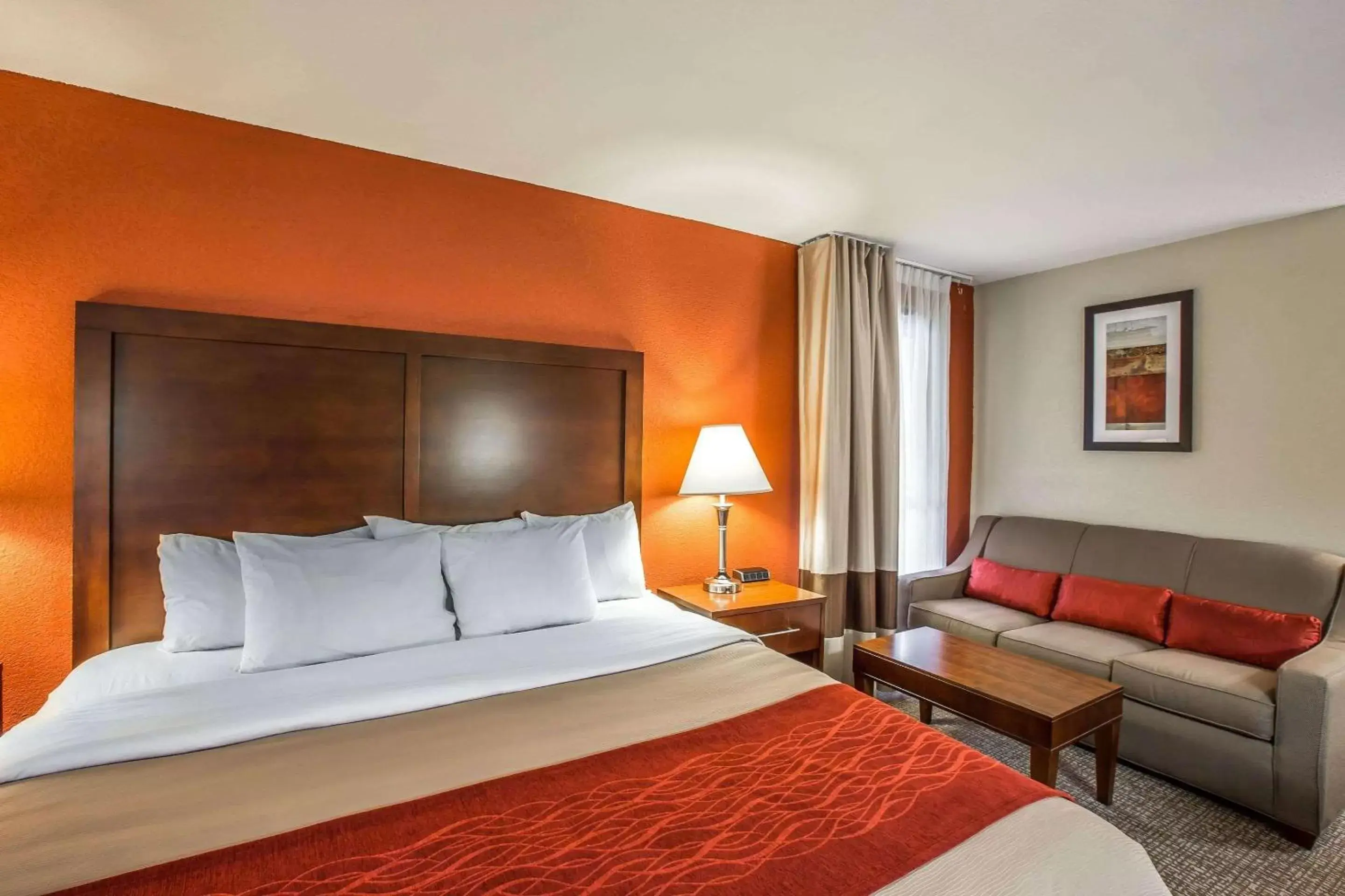 Photo of the whole room, Bed in Comfort Inn near Great Smoky Mountain National Park