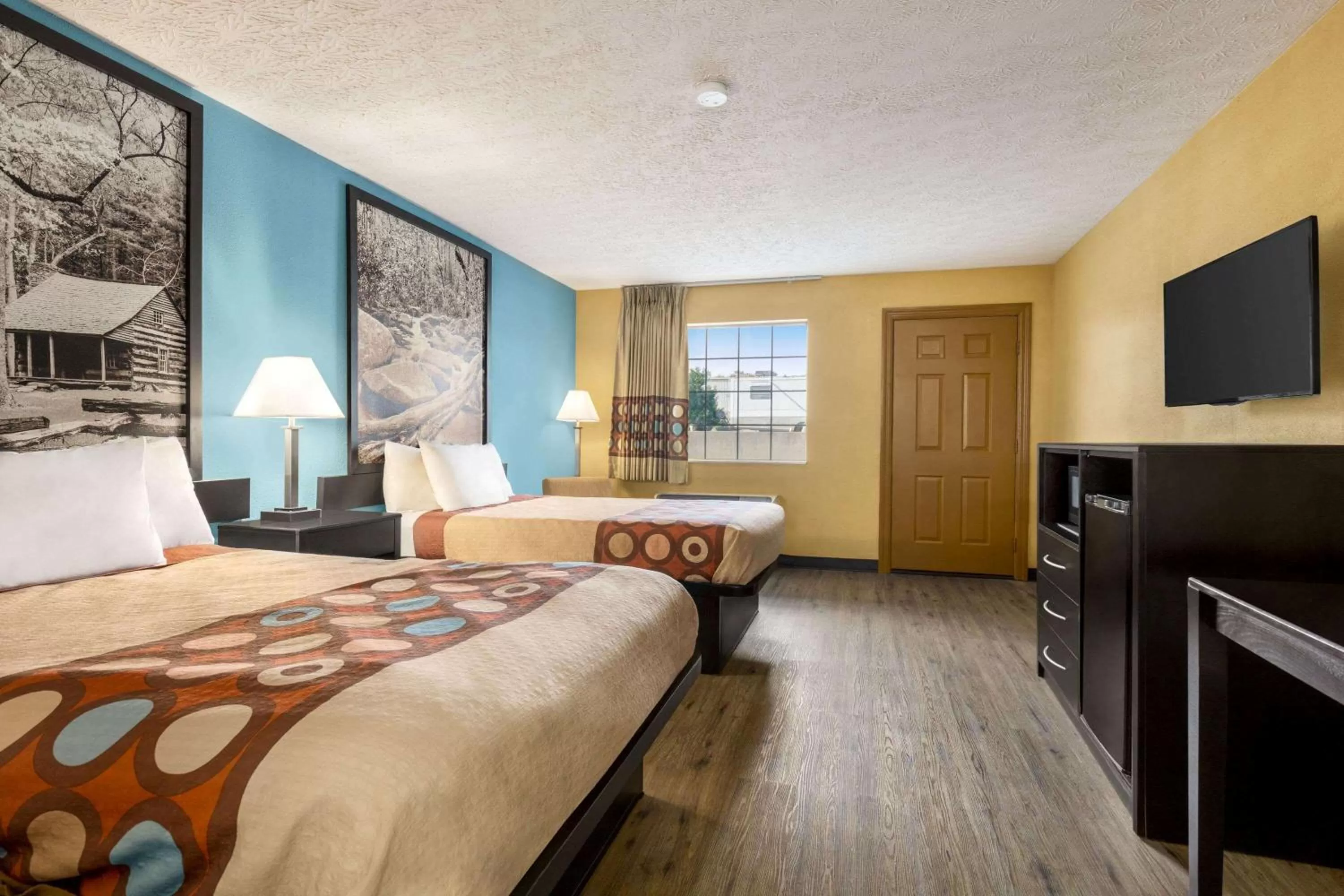 Photo of the whole room, Bed in Super 8 by Wyndham Whites Creek/ Nashville NW Area