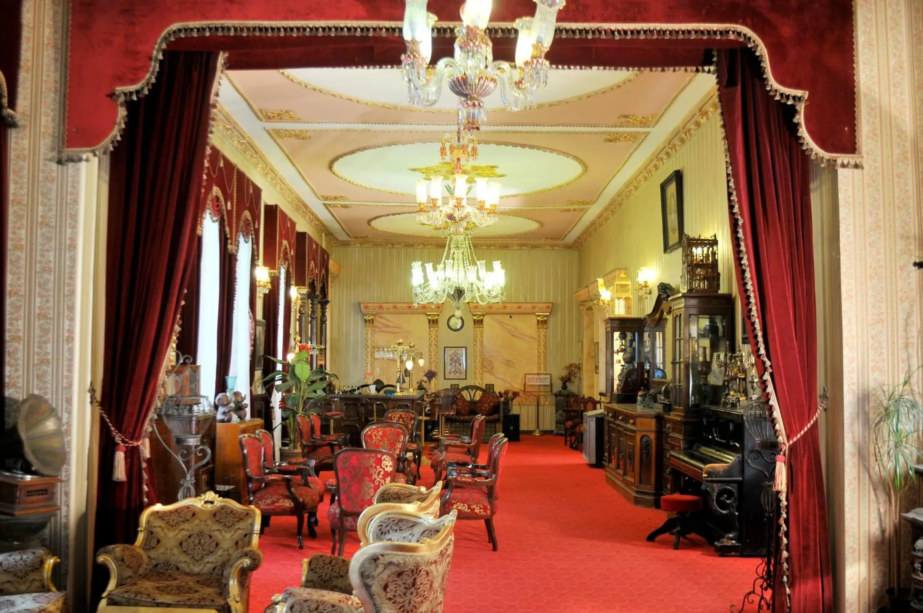 Lounge or bar, Restaurant/Places to Eat in Grand Hotel de Londres - Special Category
