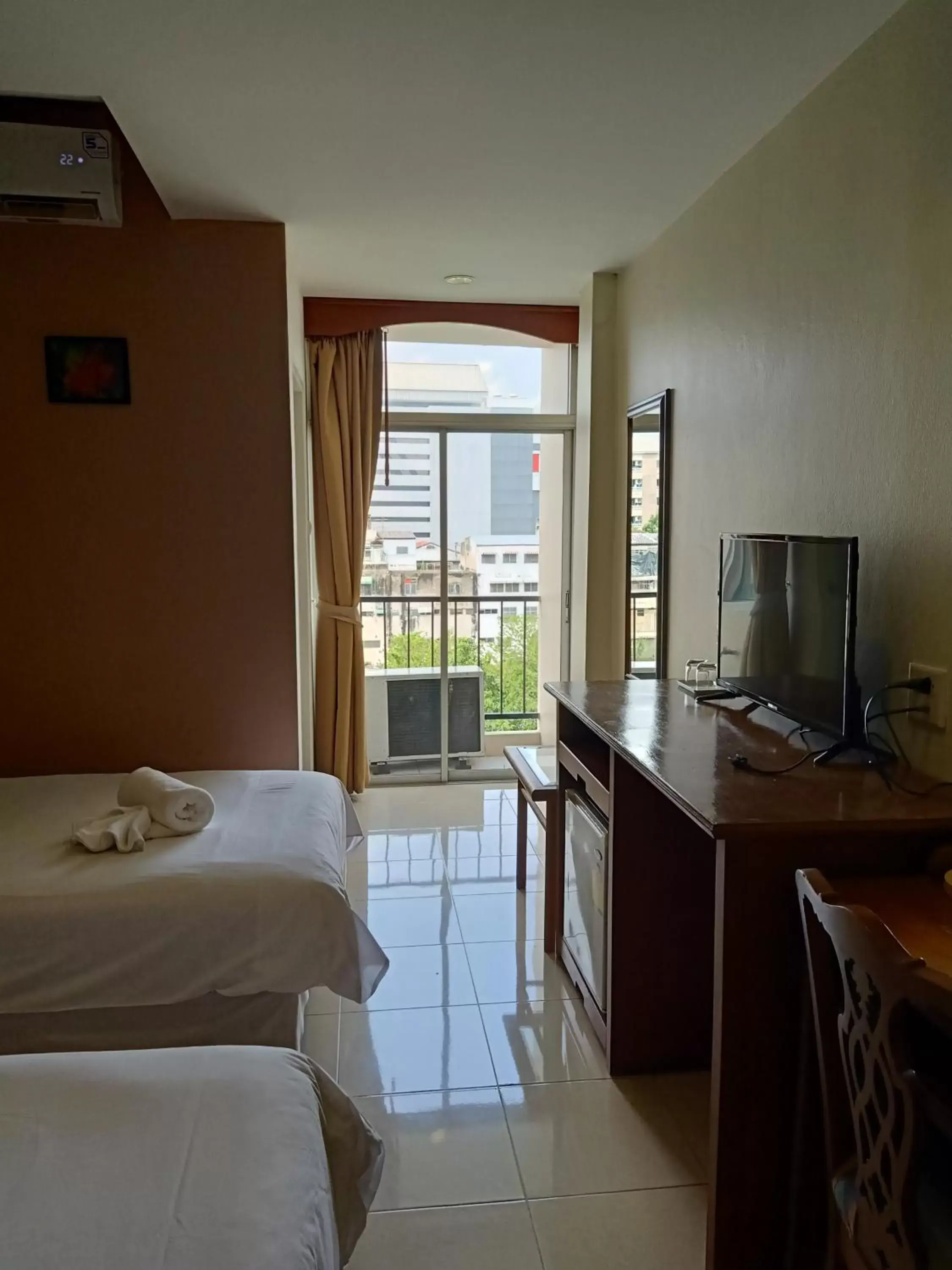 TV and multimedia, Bed in JL Bangkok Hotel TV and multimedia, Bed in JL Bangkok Hotel