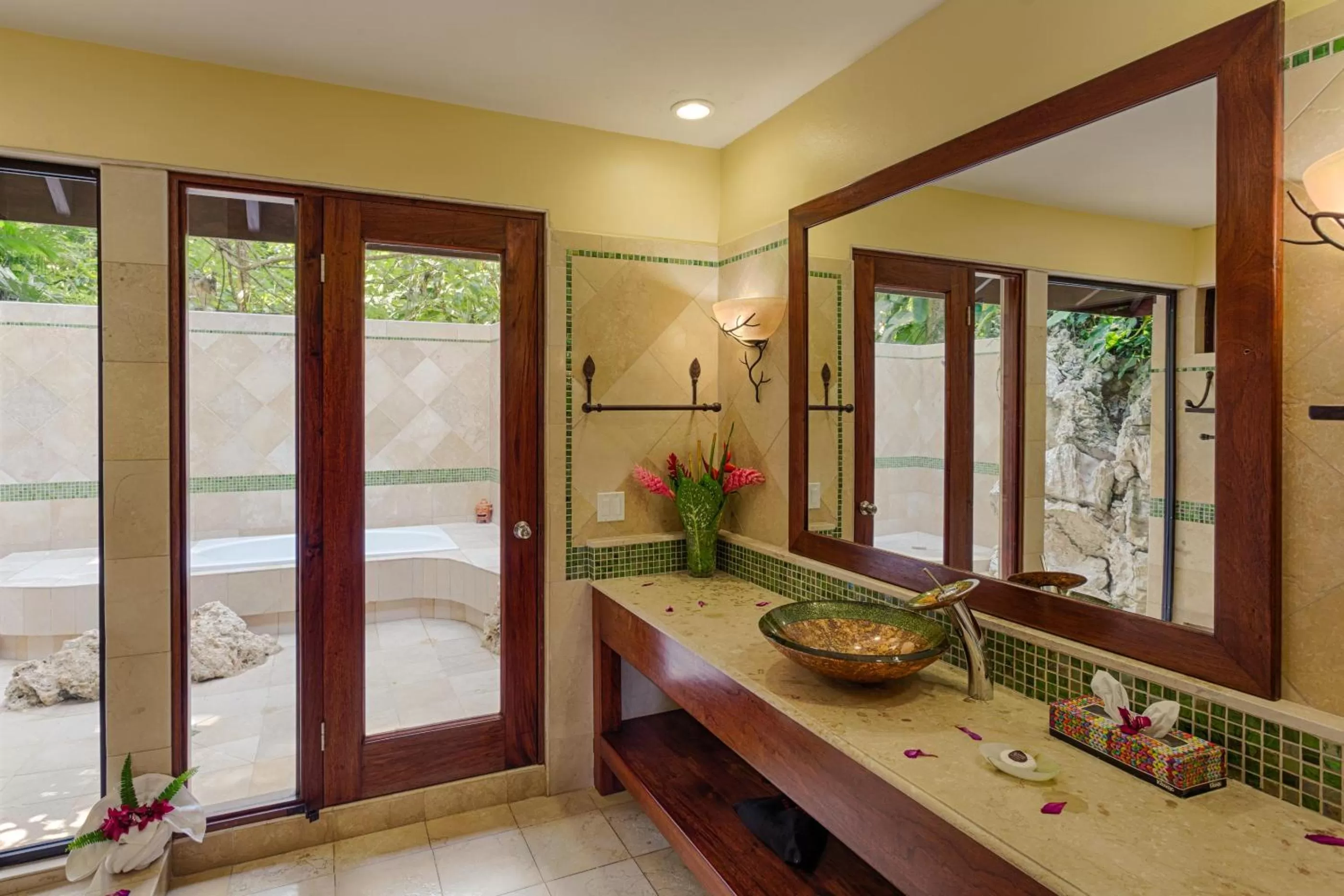 Bathroom in Sleeping Giant Rainforest Lodge