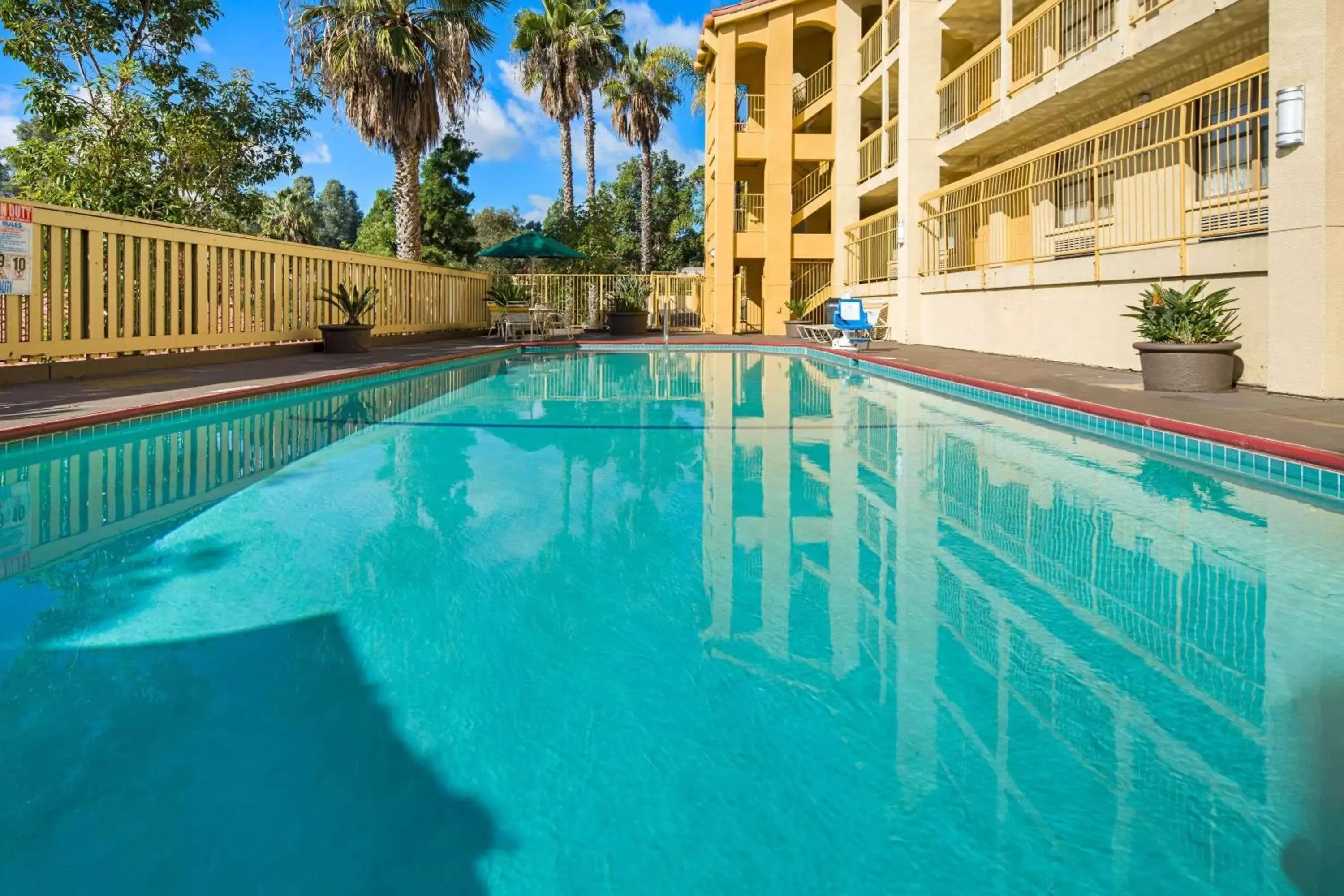 Pool view, Swimming Pool in La Quinta Inn by Wyndham San Diego - Miramar