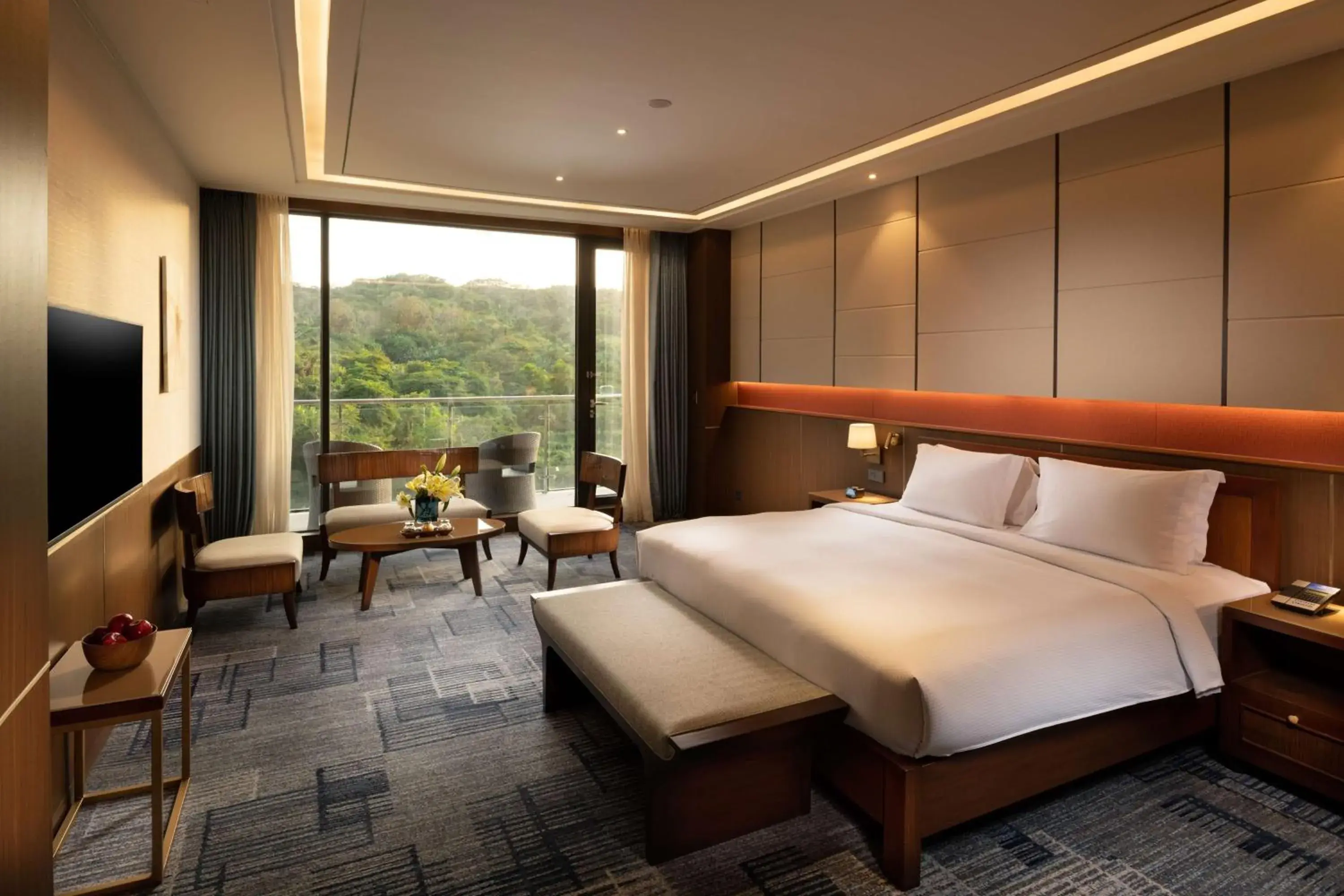 Bed in Hilton Clark Sun Valley Resort