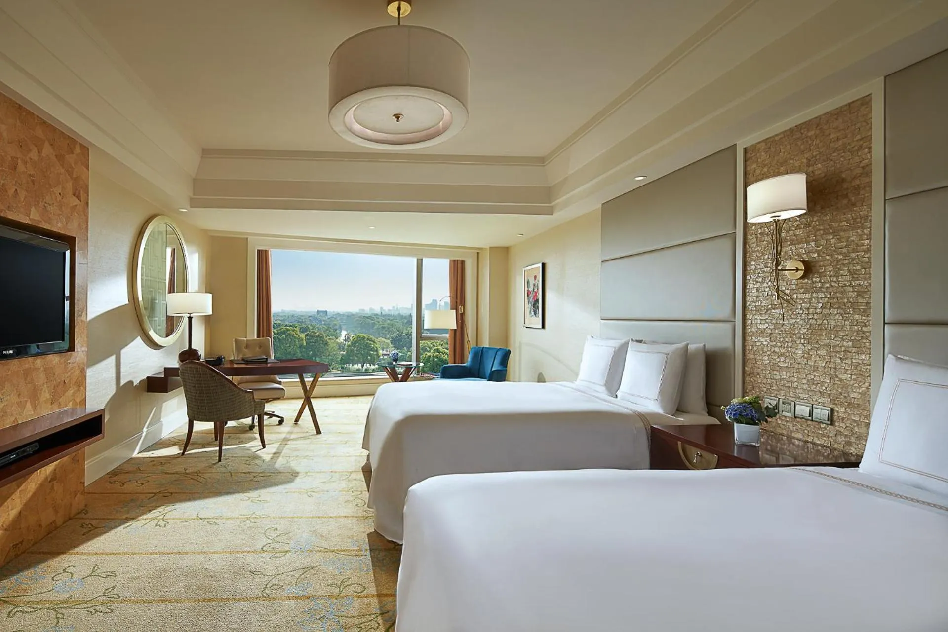 Photo of the whole room, Bed in Fairmont Yangcheng Lake