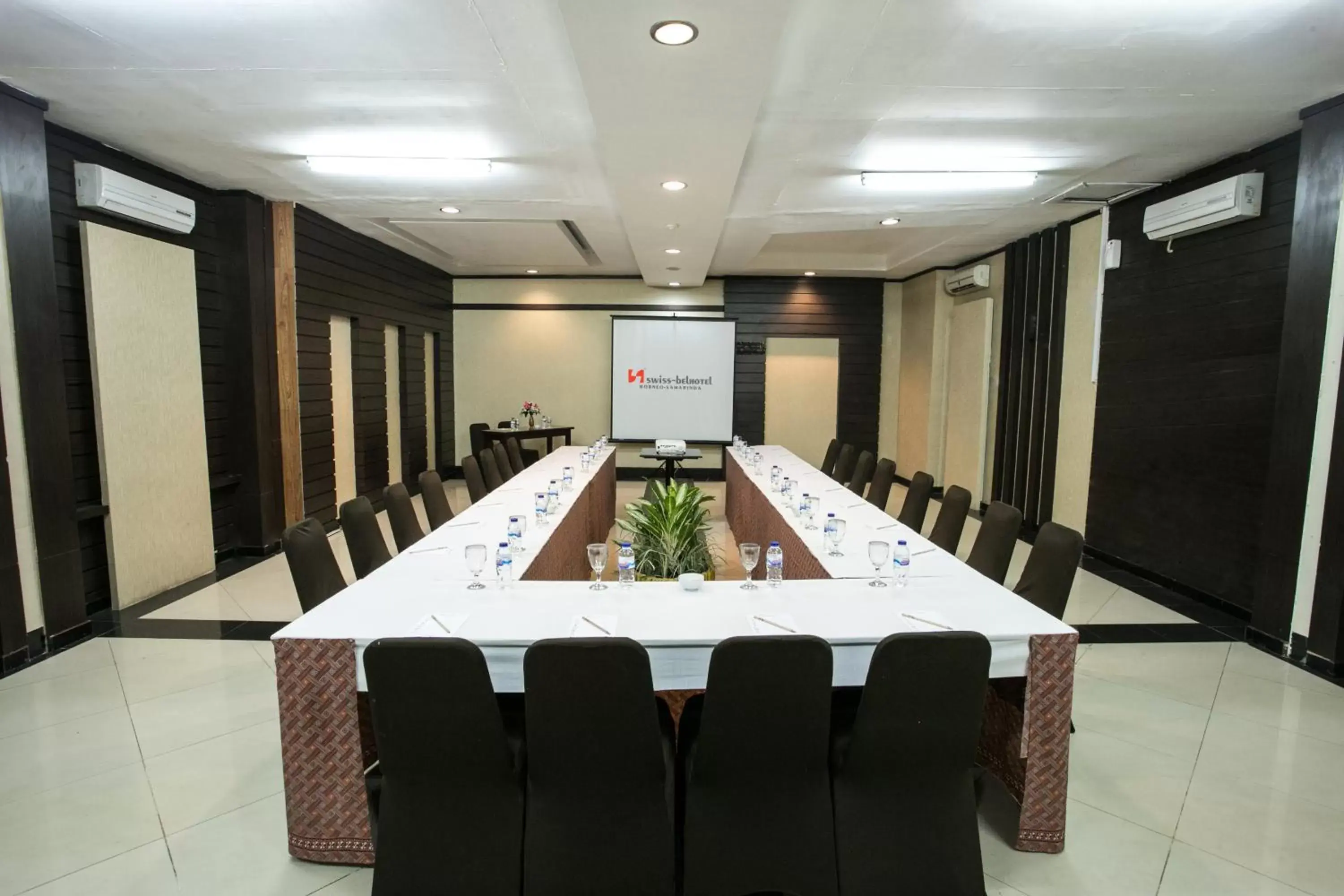 Meeting/conference room in Swiss-Belhotel Borneo Samarinda